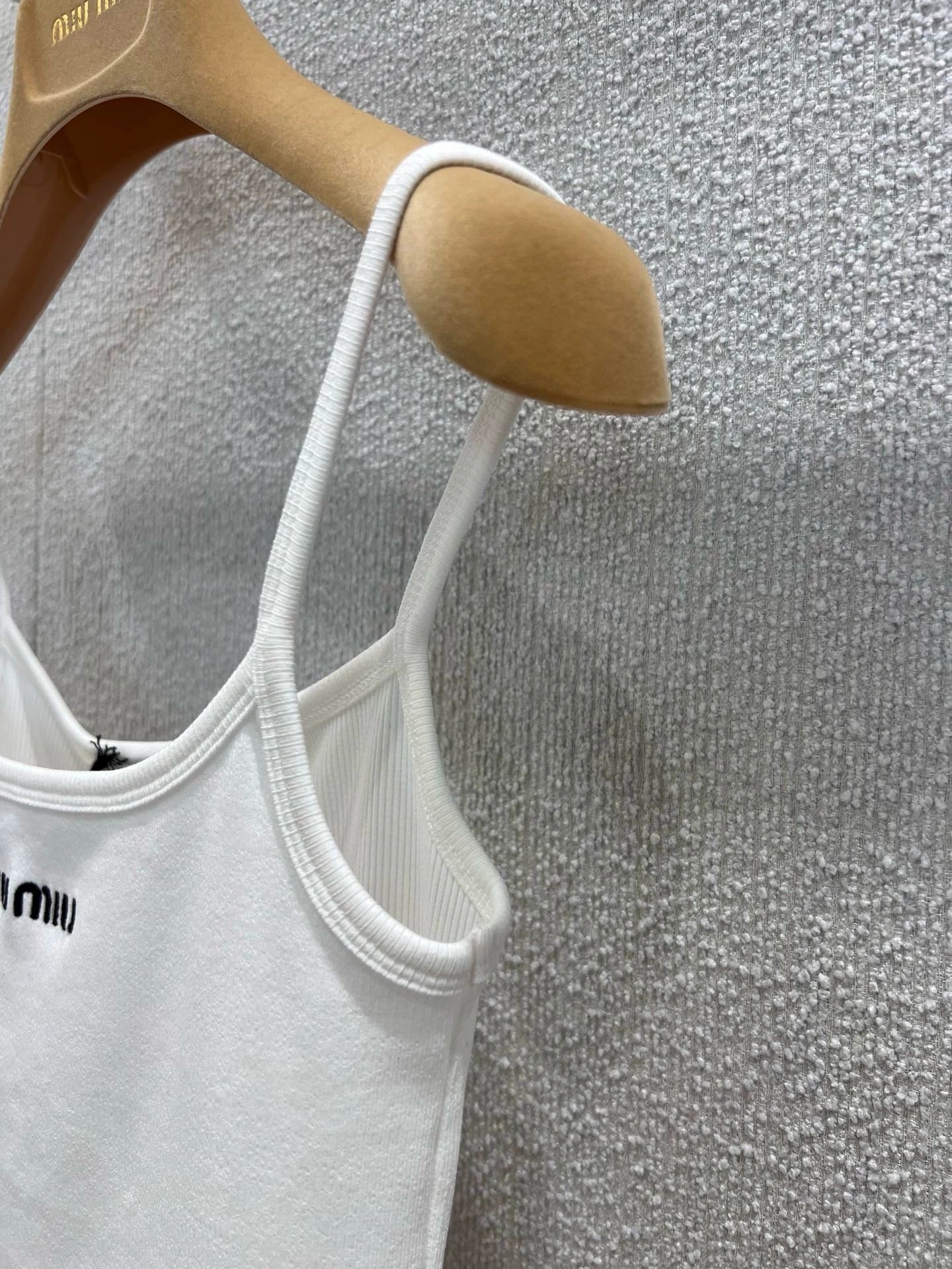 25 embroidery suspenders
