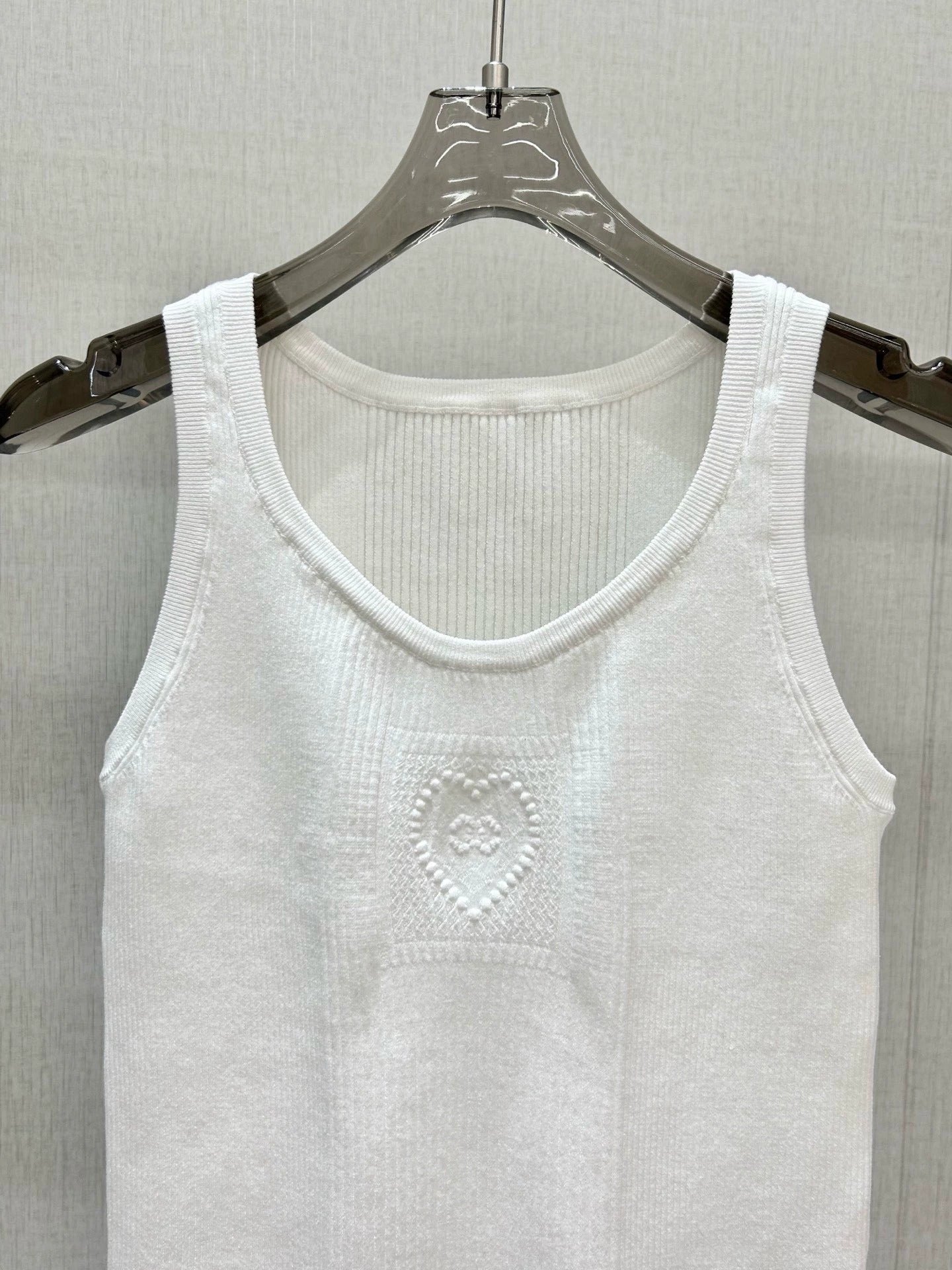 25 knitted vest