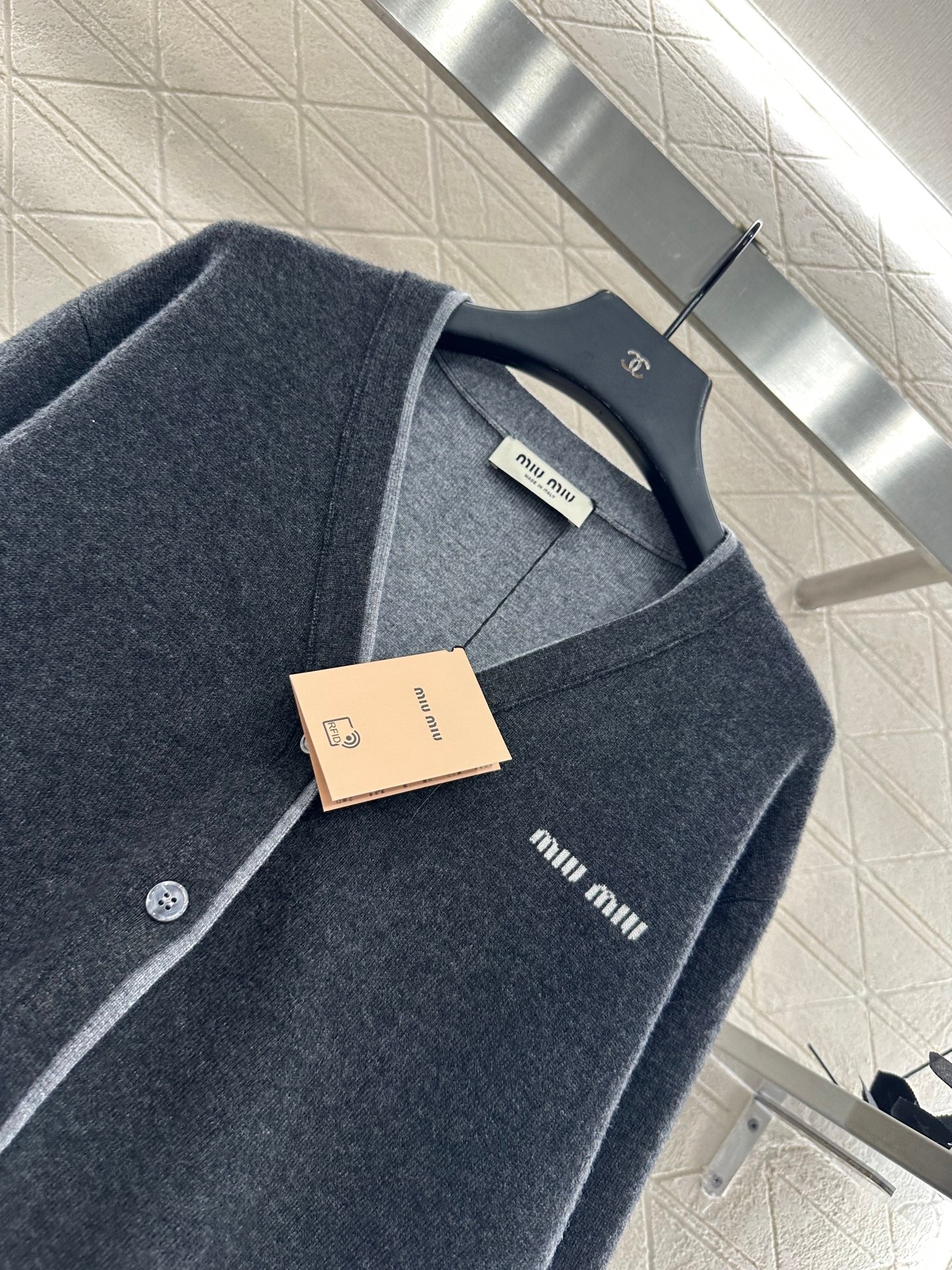 25fw Two contrasting fake cardigans