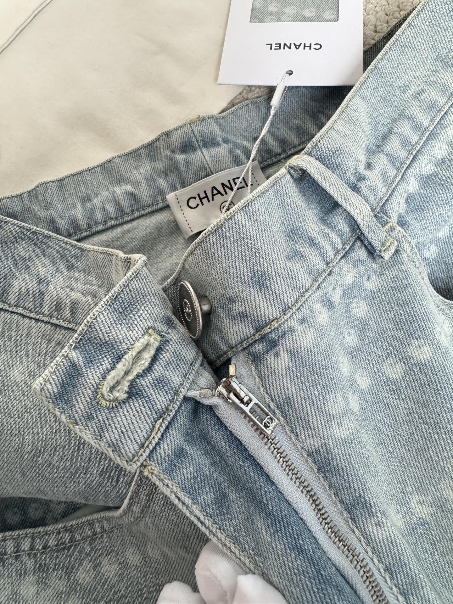 25 Spotted Jeans