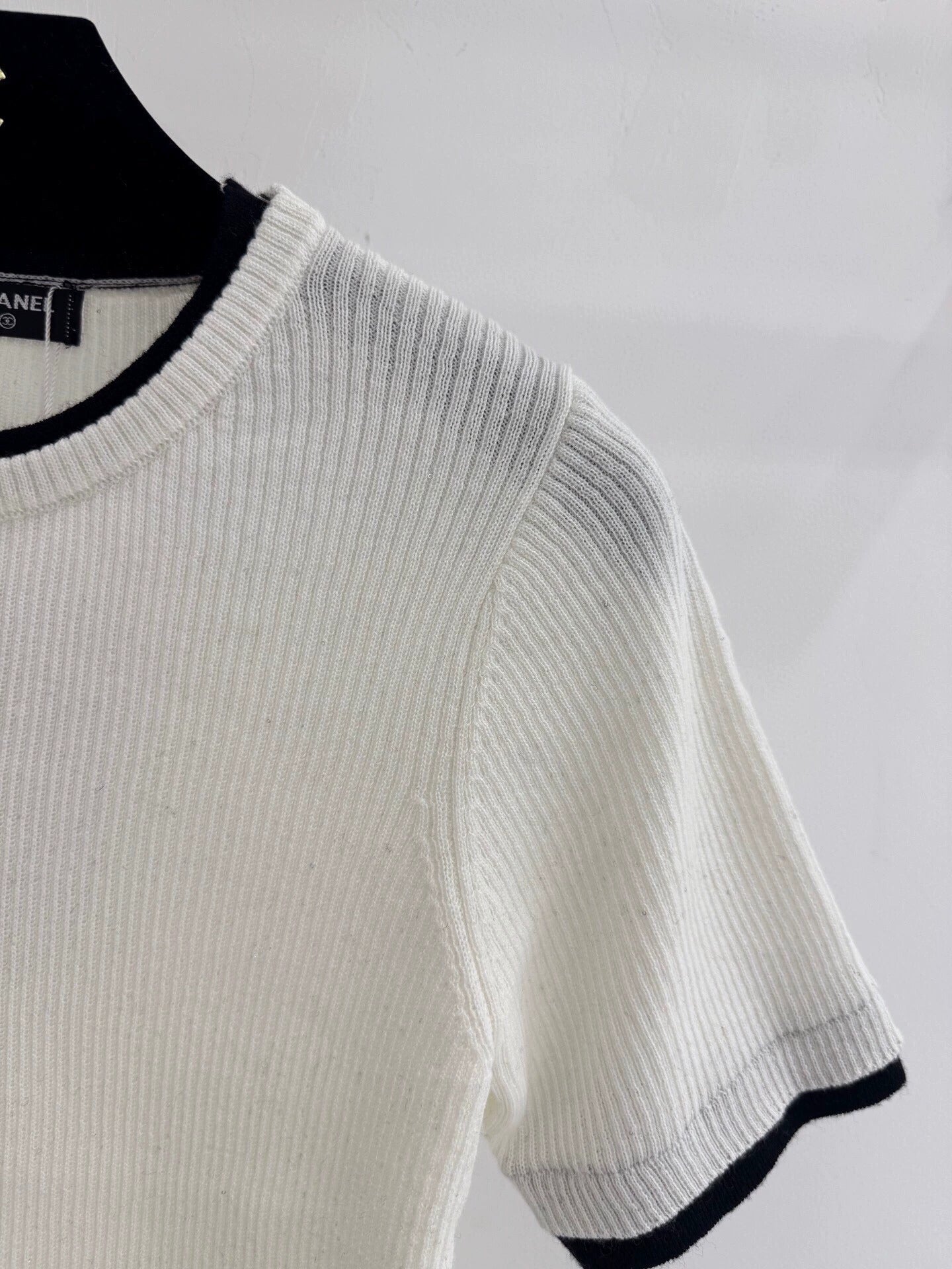 25 round neck short sleeves