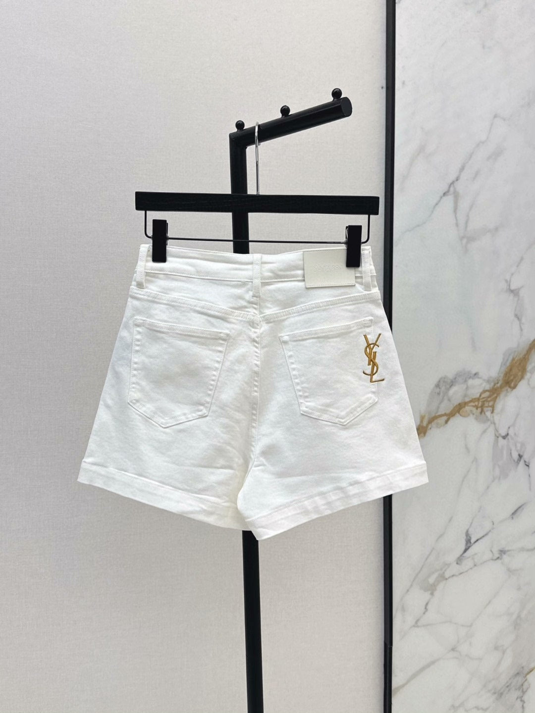 25 embroidered denim shorts