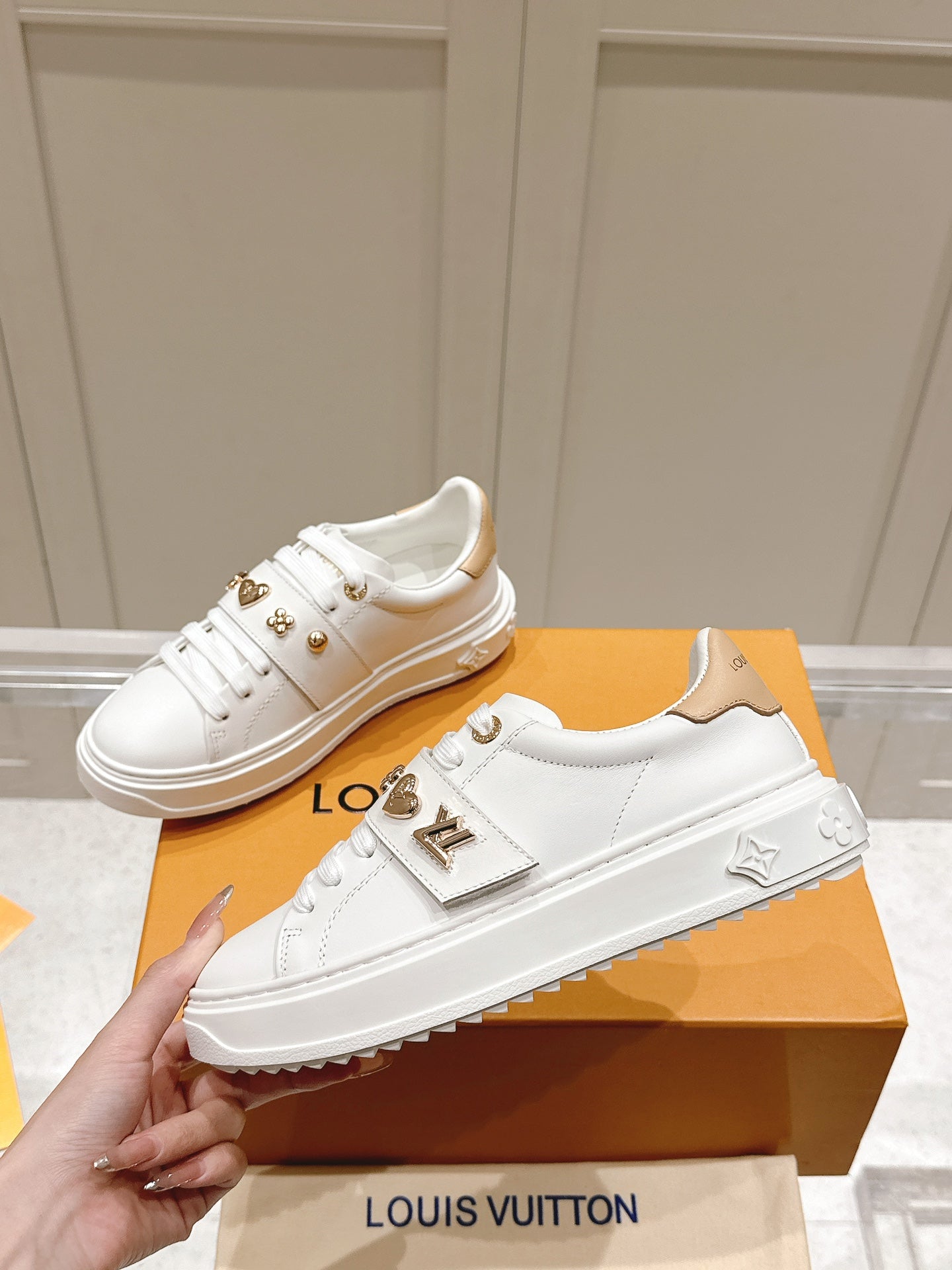 25 New four-leaf clover π sunflower π charm small white shoes