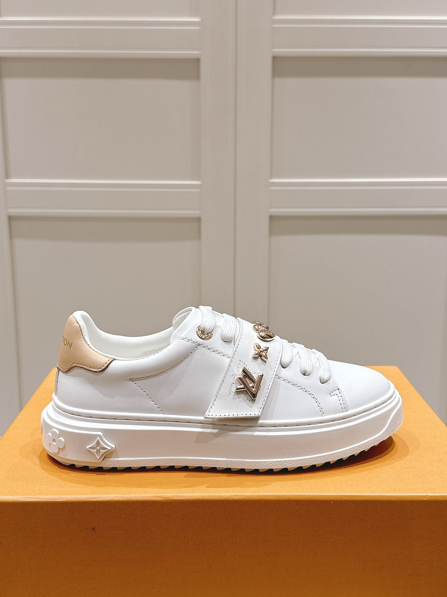 25 New four-leaf clover π sunflower π charm small white shoes