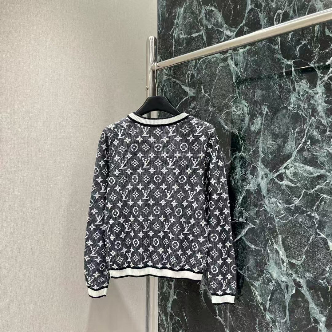 25 Early Autumn New Round Neck Knitted Jacket