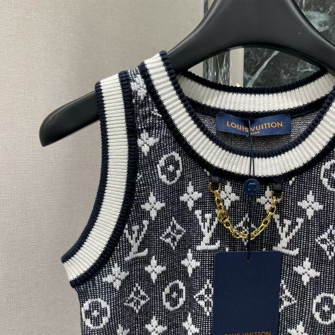 25 Early Autumn New Arrival Jacquard Chain Knitted Vest