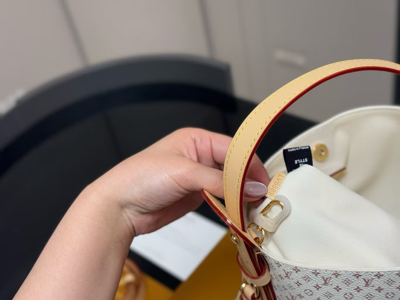 Bucket bag