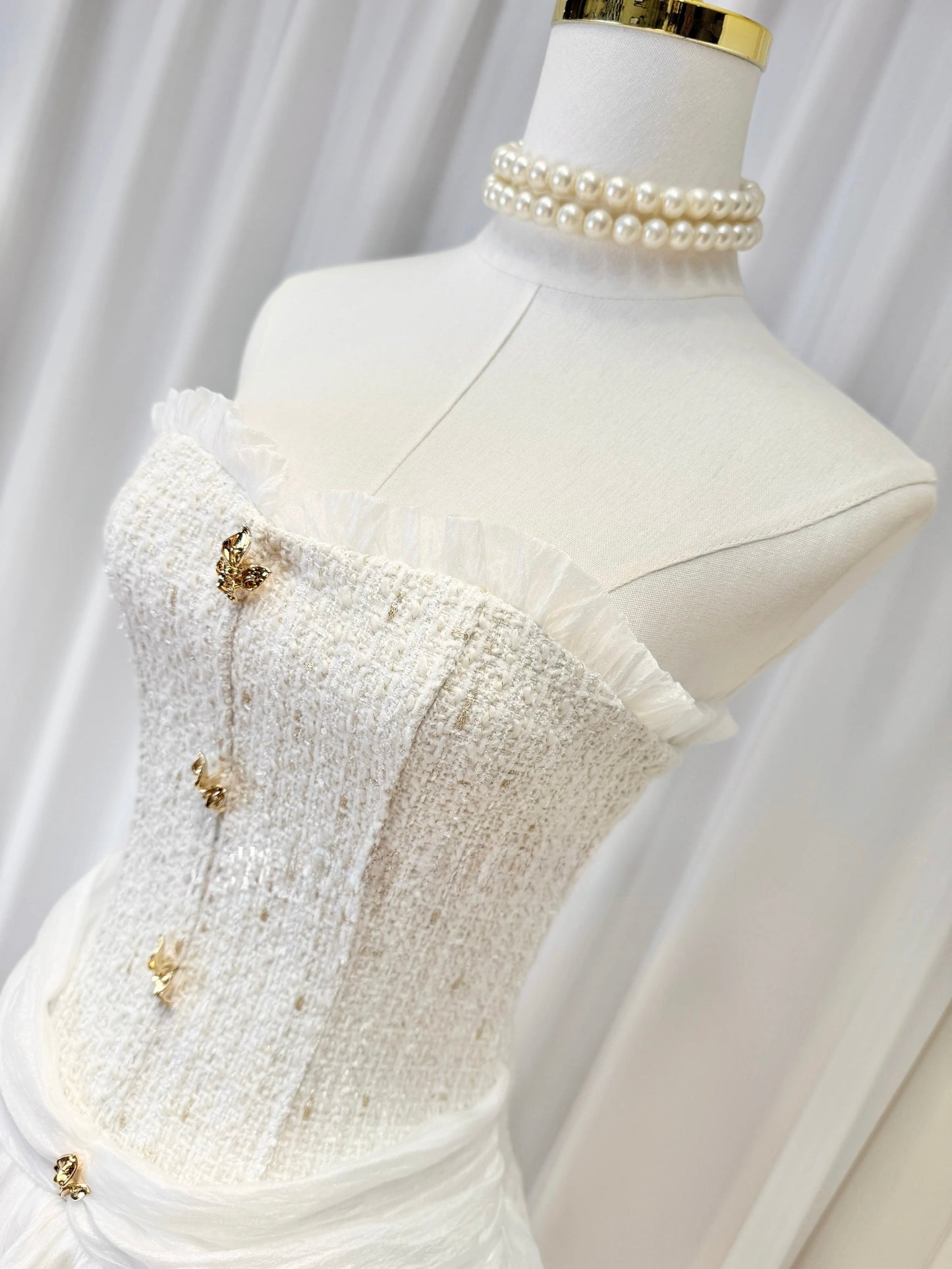 25 slim-fit dress