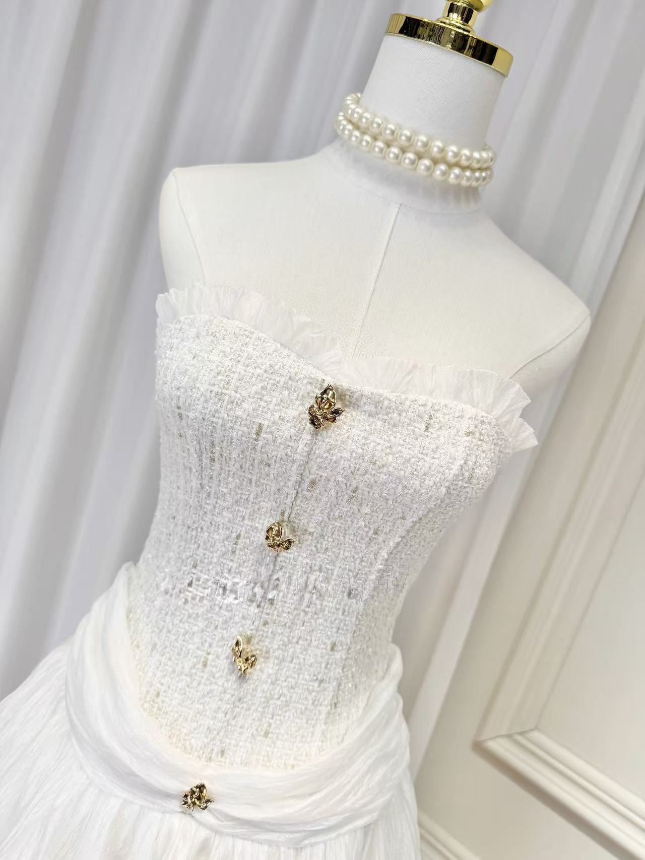 25 slim-fit dress