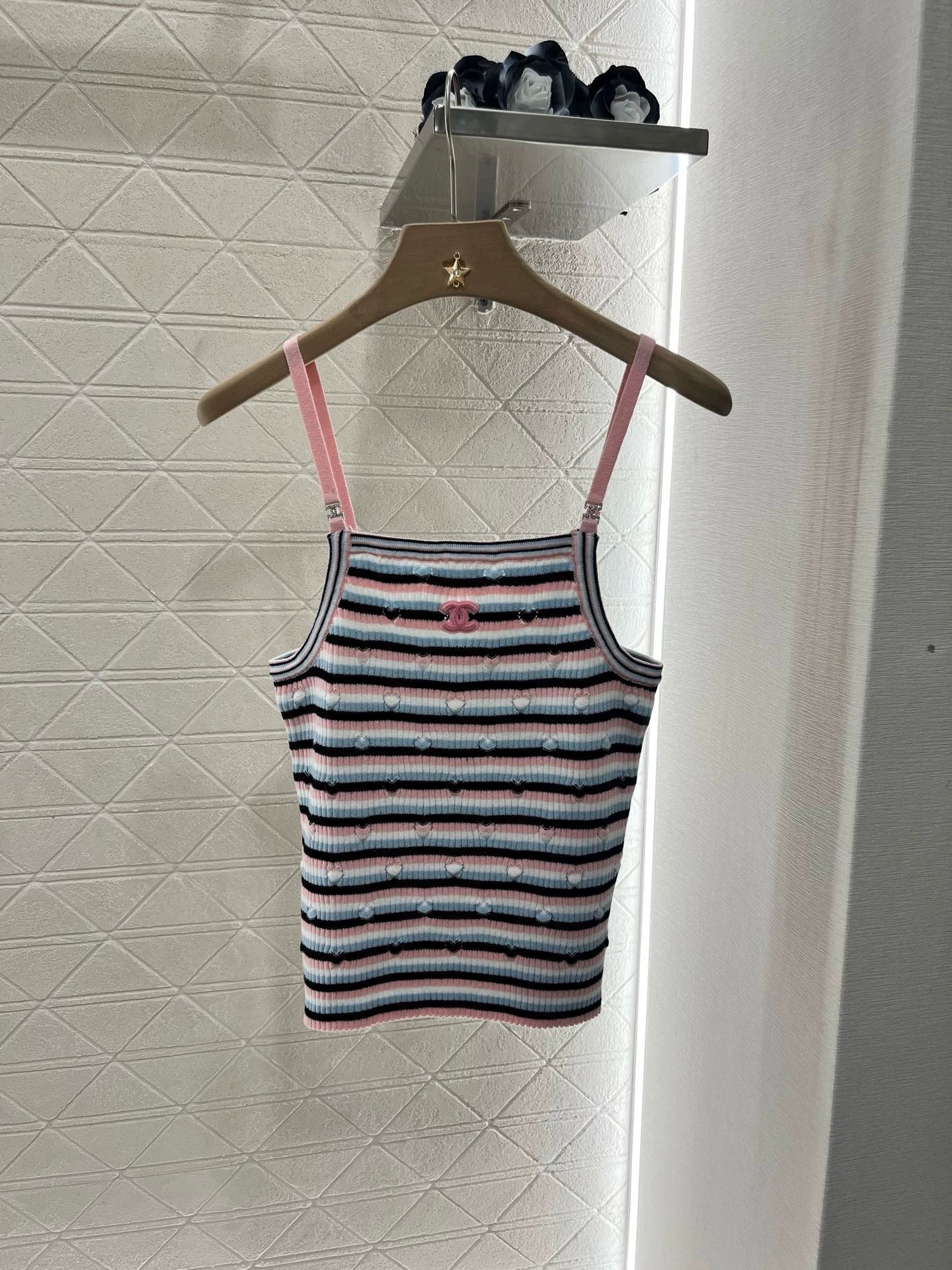 25 knitted vest