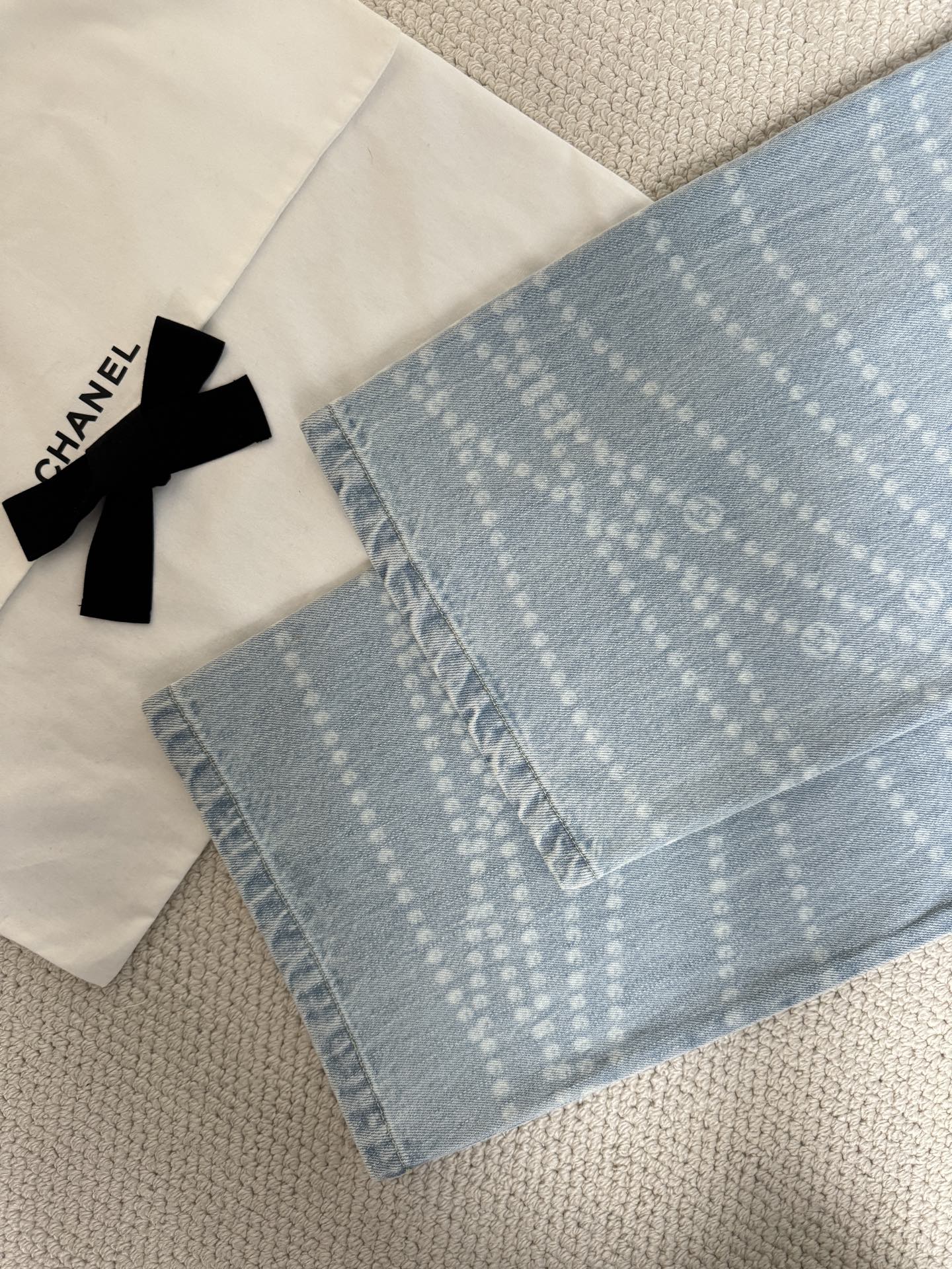 25 Spotted Jeans