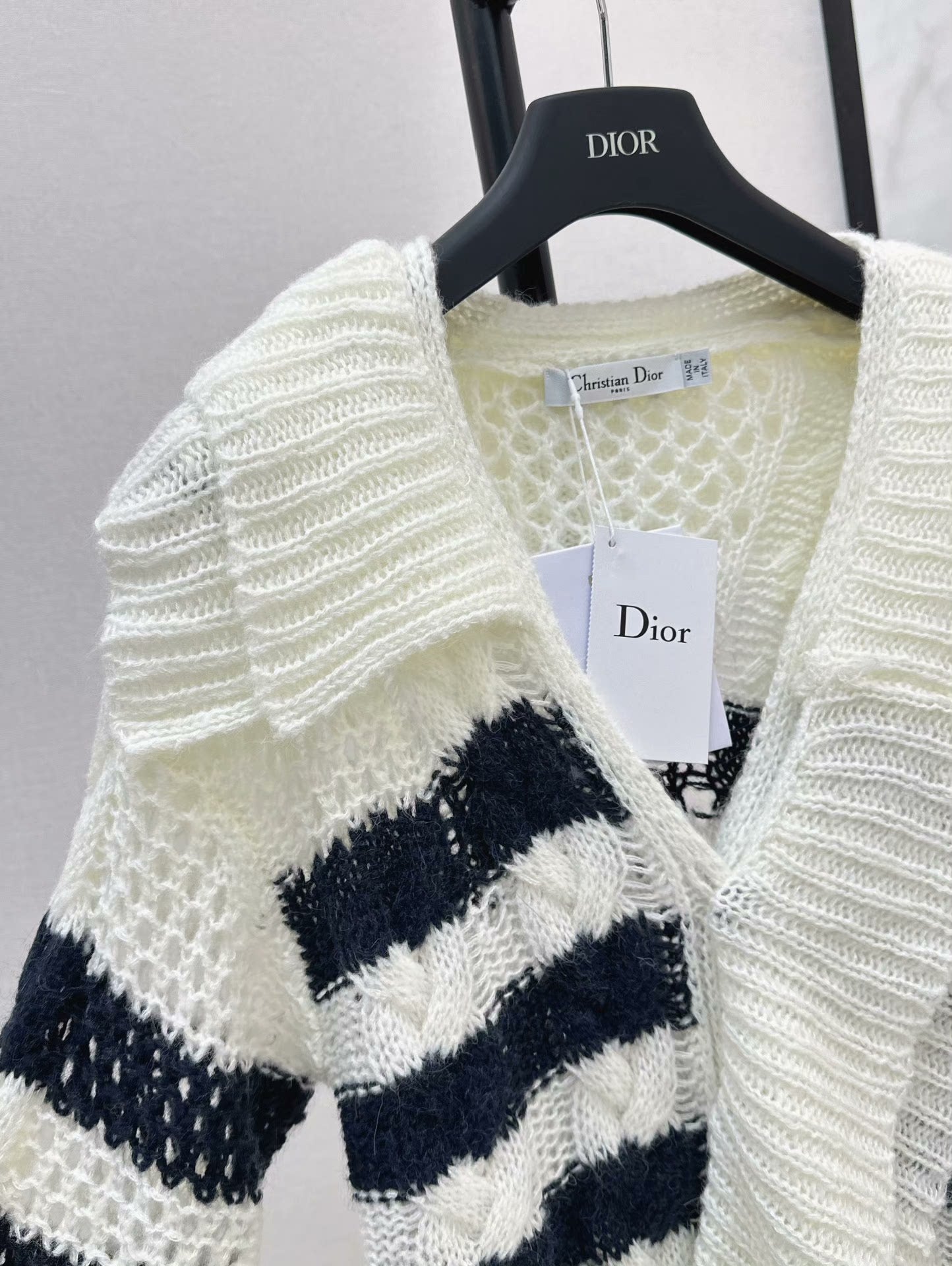 25 knitted cardigan