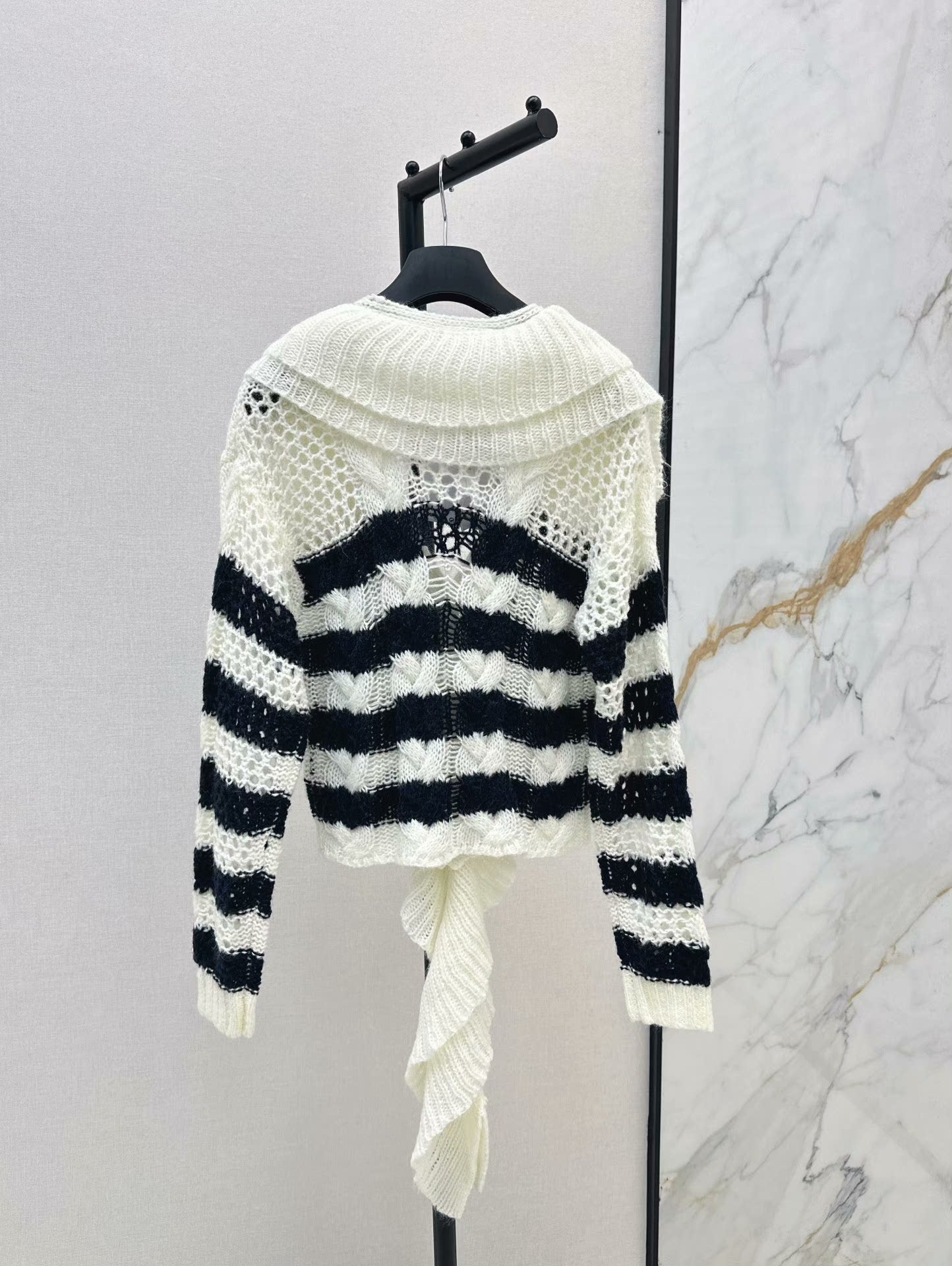 25 knitted cardigan