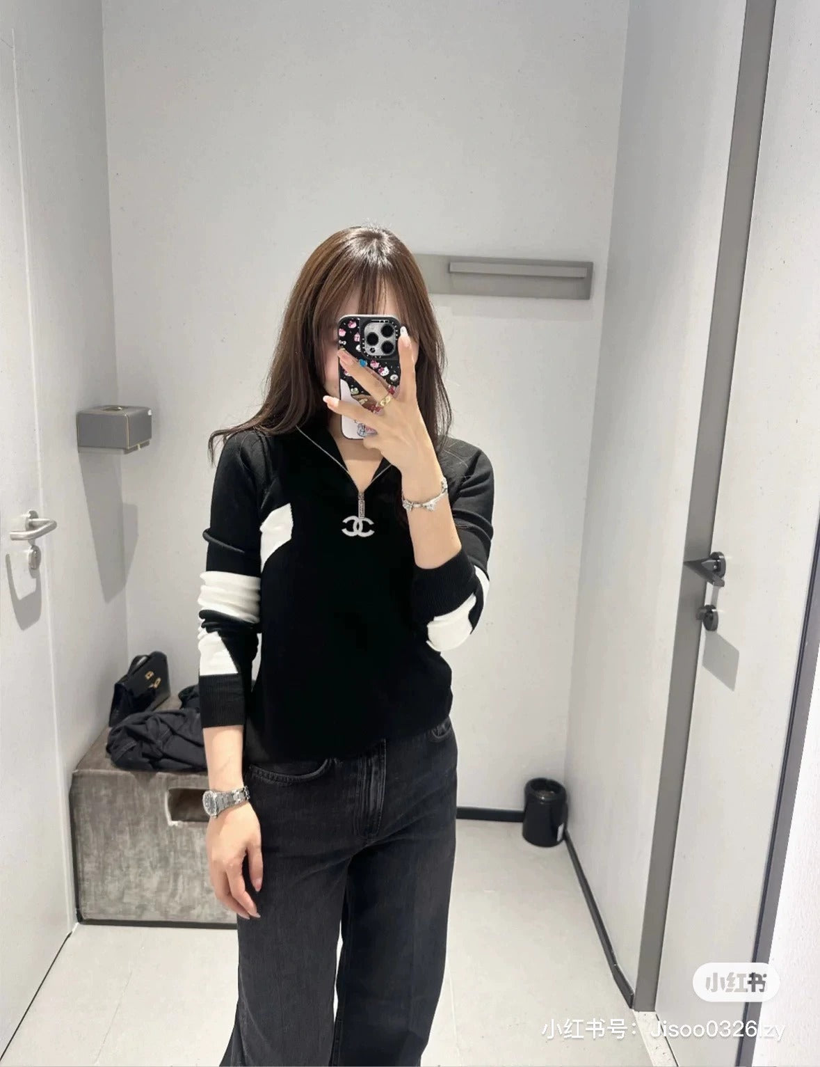 25 black and white cashmere knit