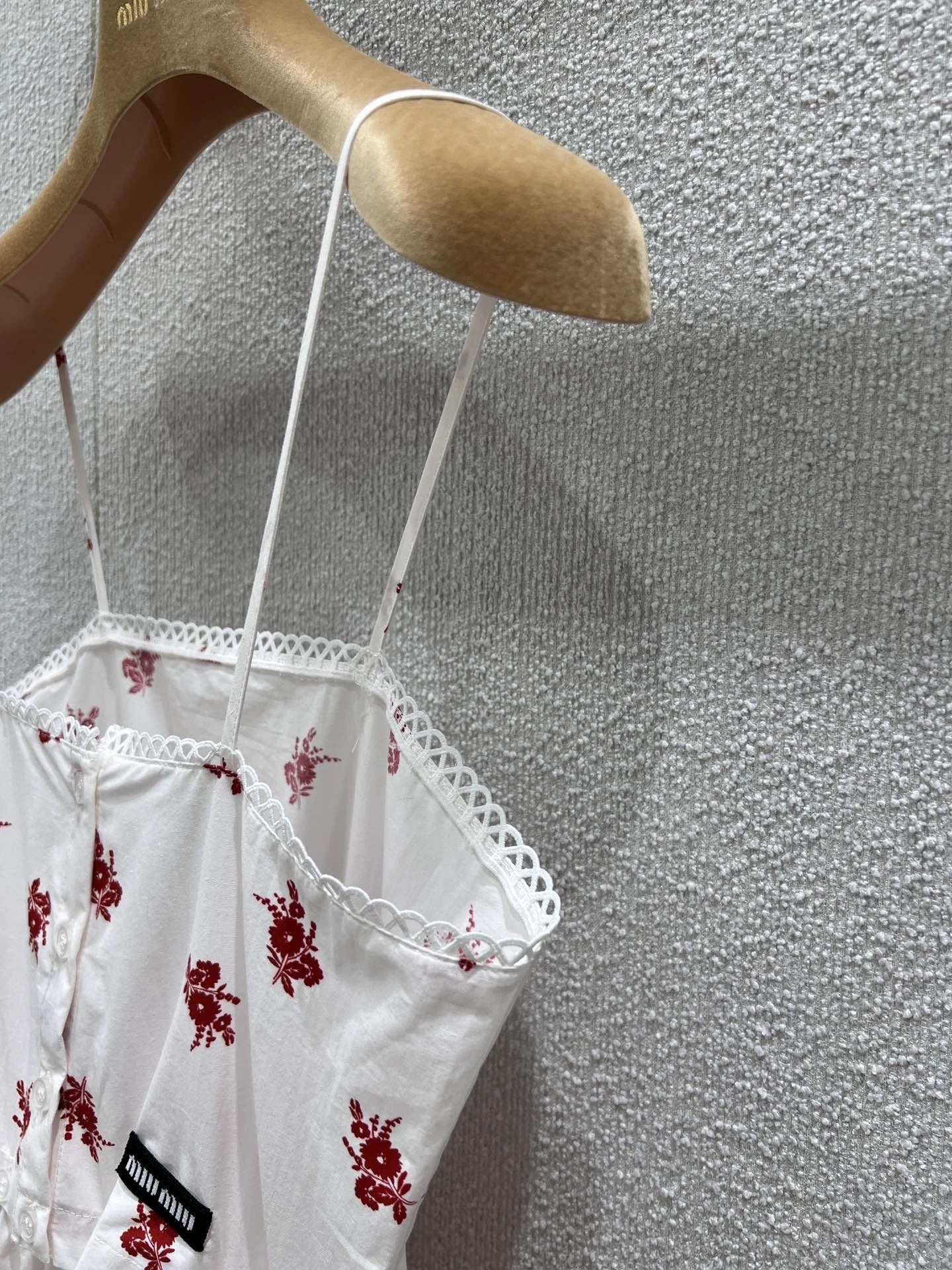 25 spring and summer deconstructed suspender skirt