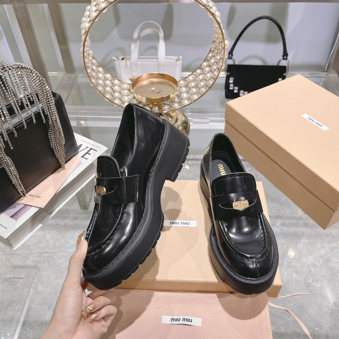 M 24 Coin-embellished platform loafers