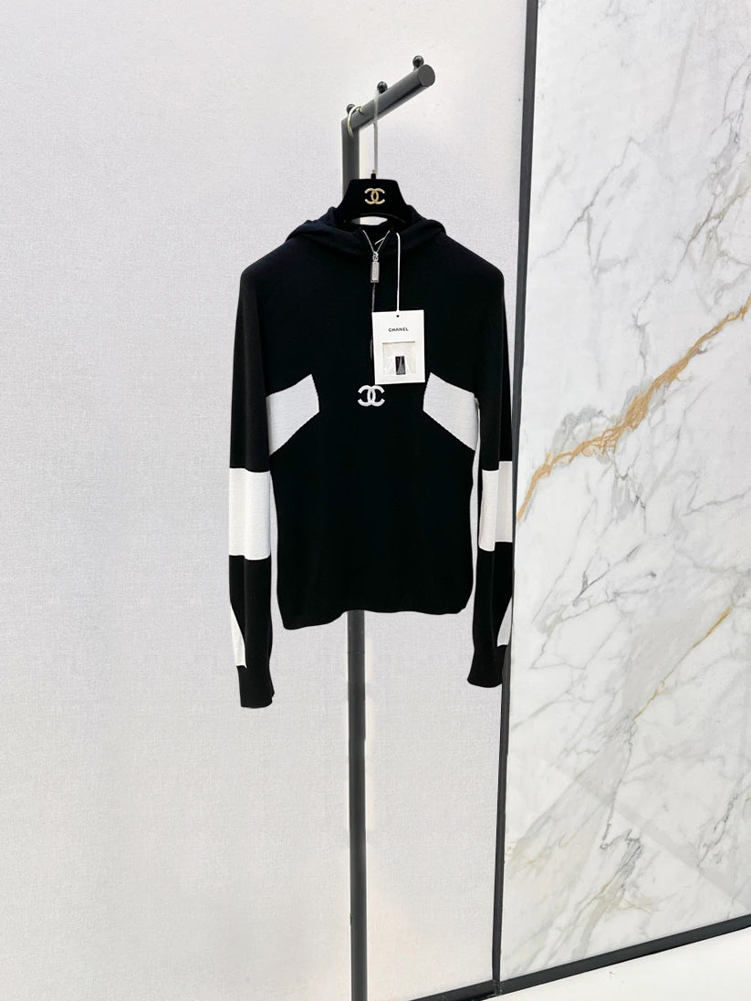 25 black and white cashmere knit