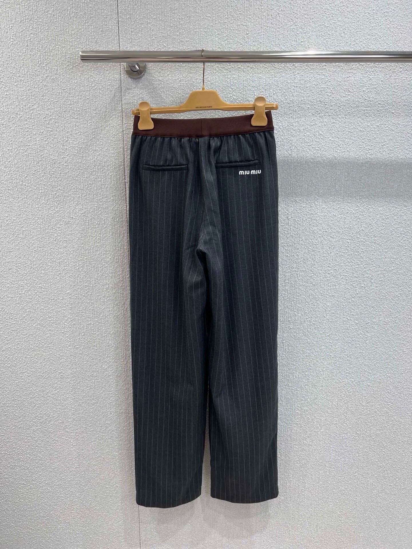 25 college style suit