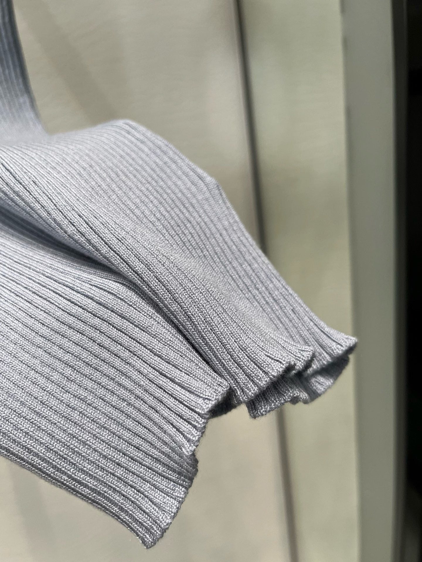 25 round neck vest