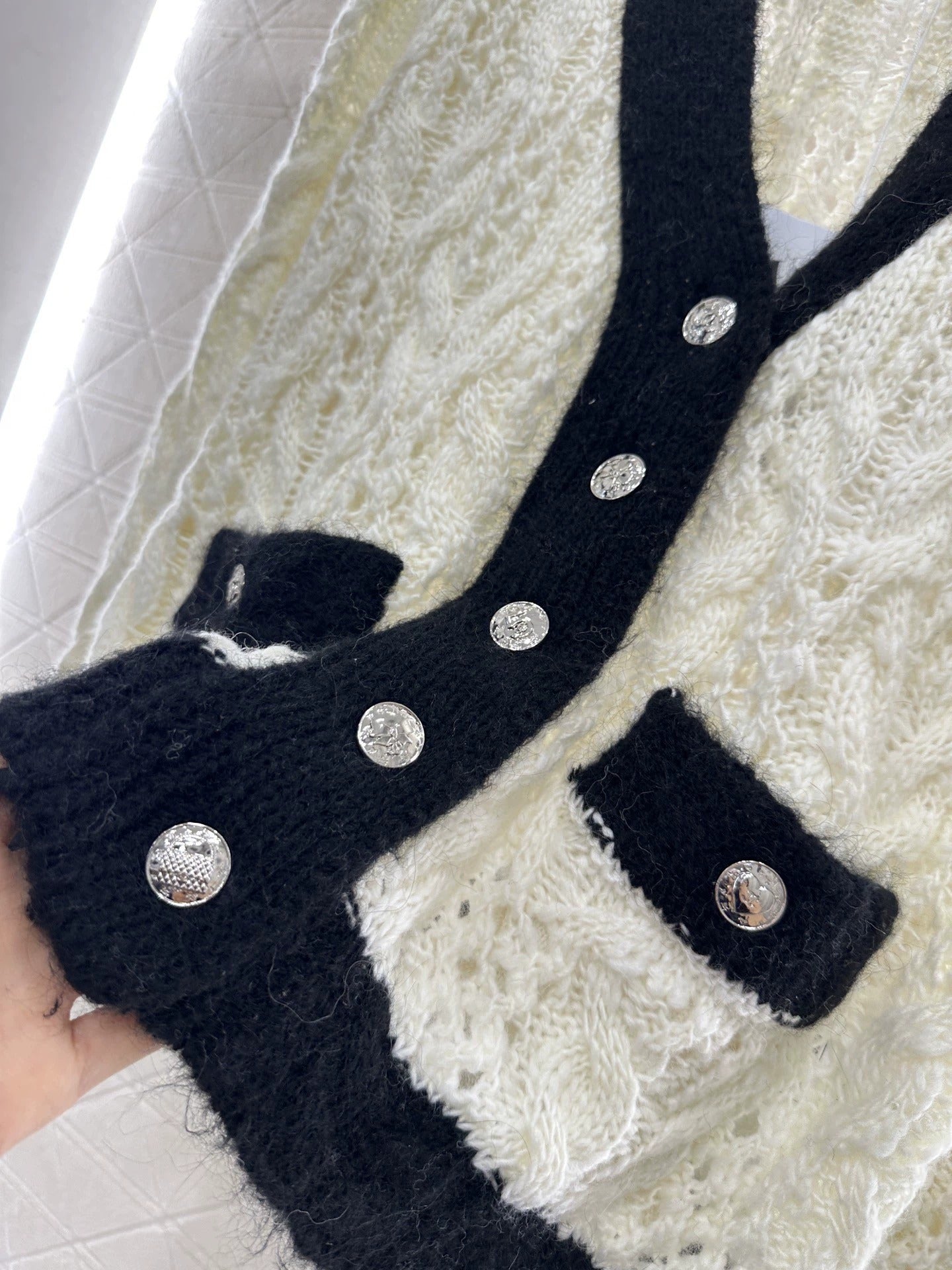 25 knitted cardigan