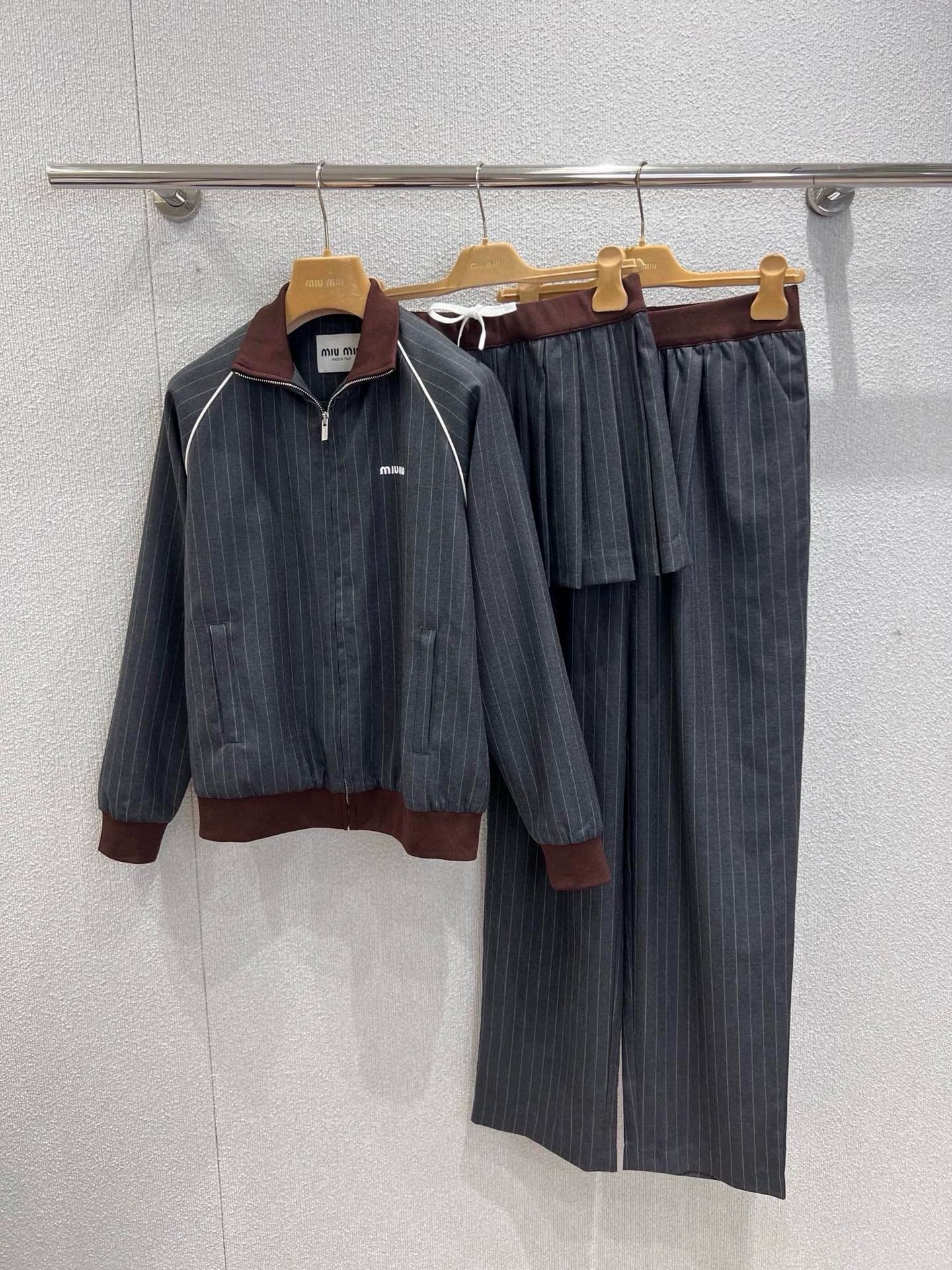 25 college style suit