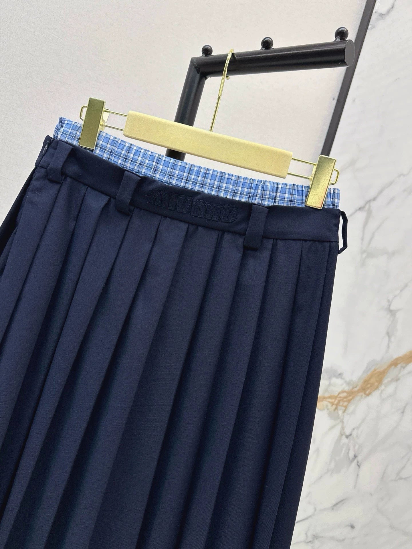 25SS pleated skirt