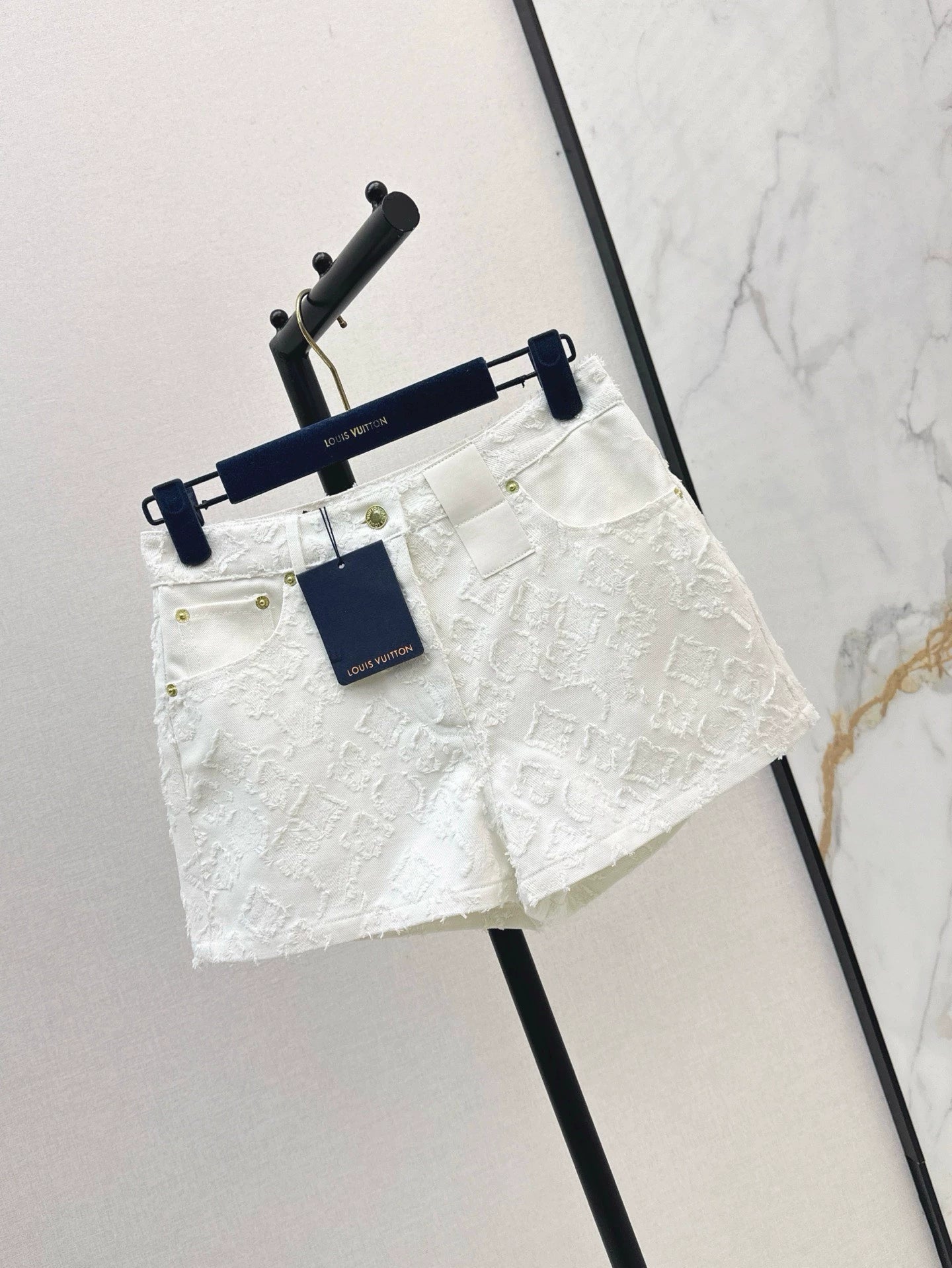 25 Summer new high waist denim shorts