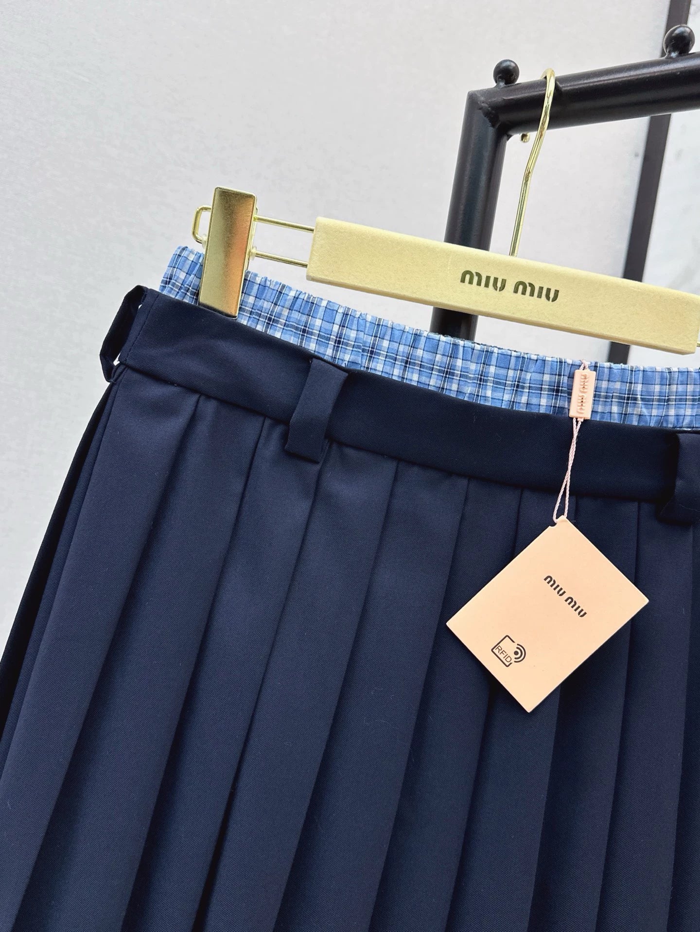 25SS pleated skirt