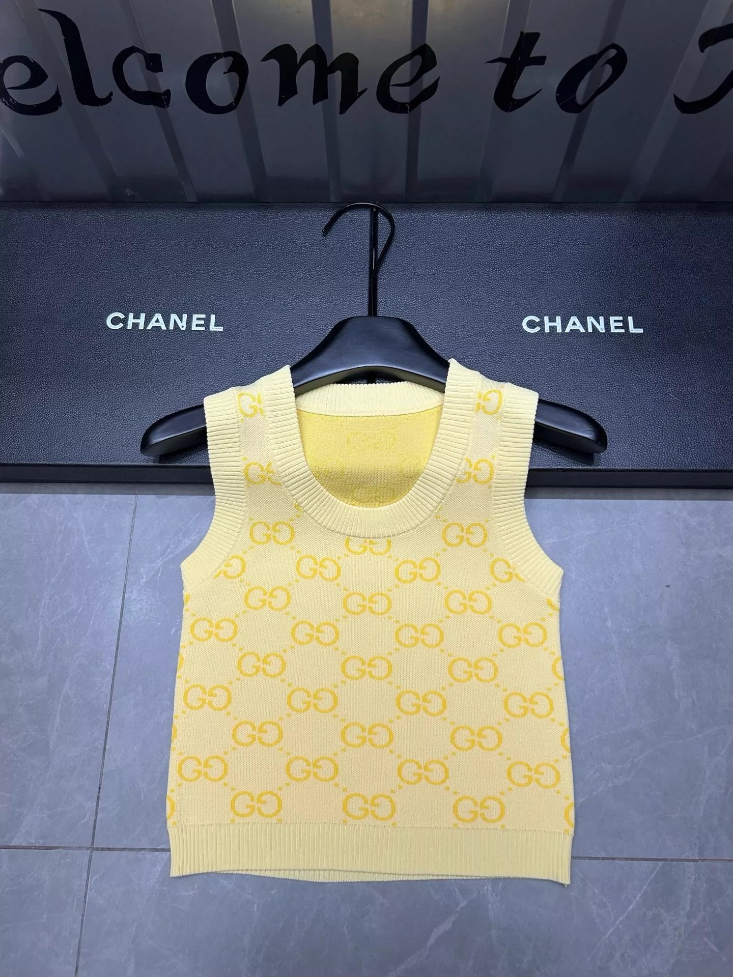 25 new style monogram jacquard vest