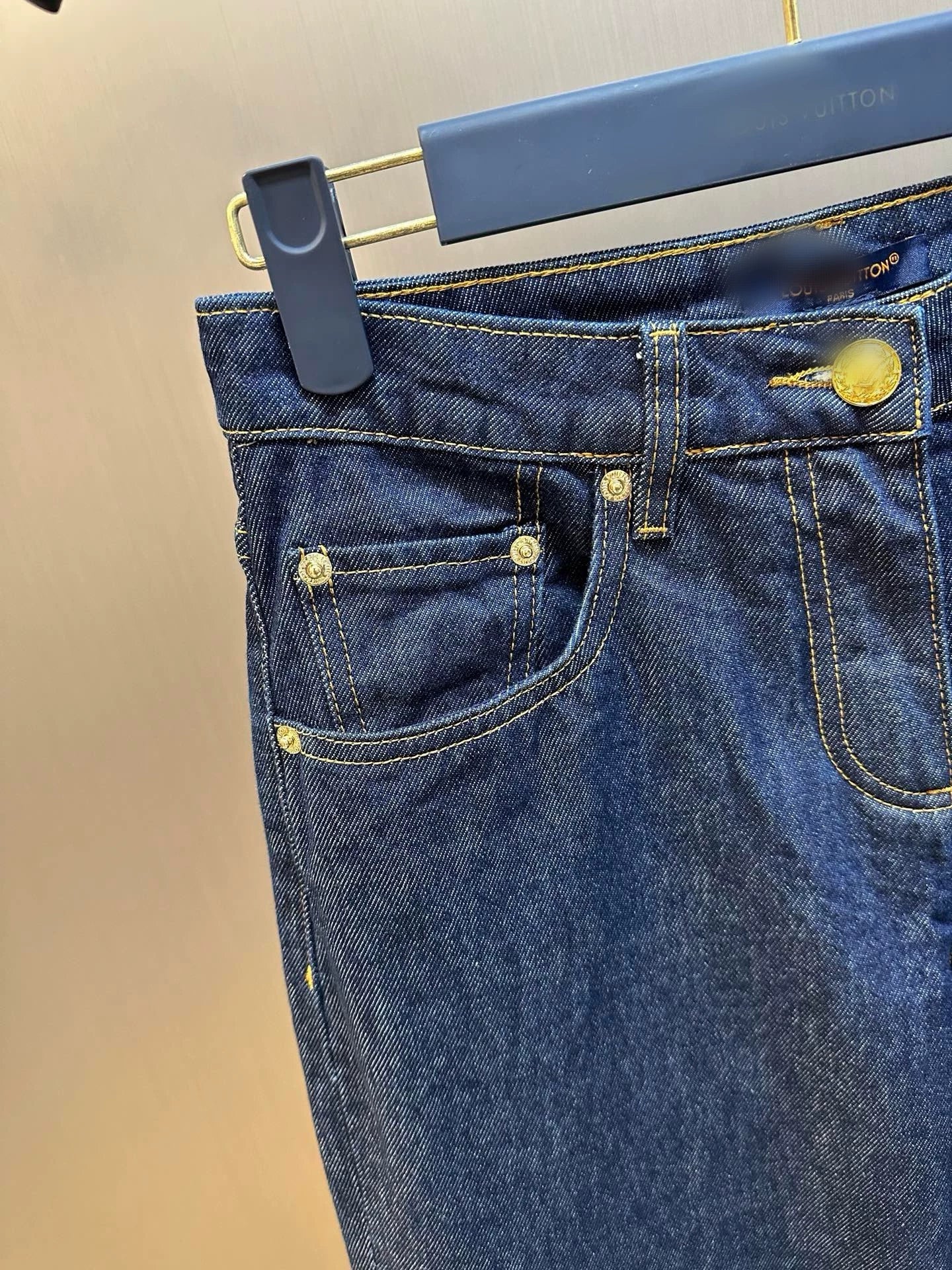 25 Cuffed jeans