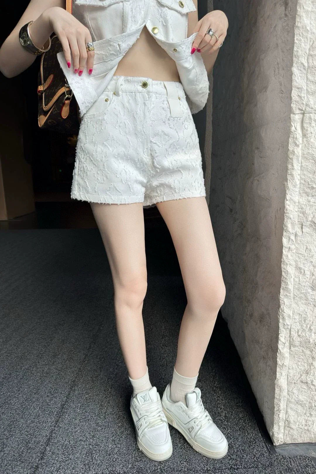 25 Summer new high waist denim shorts