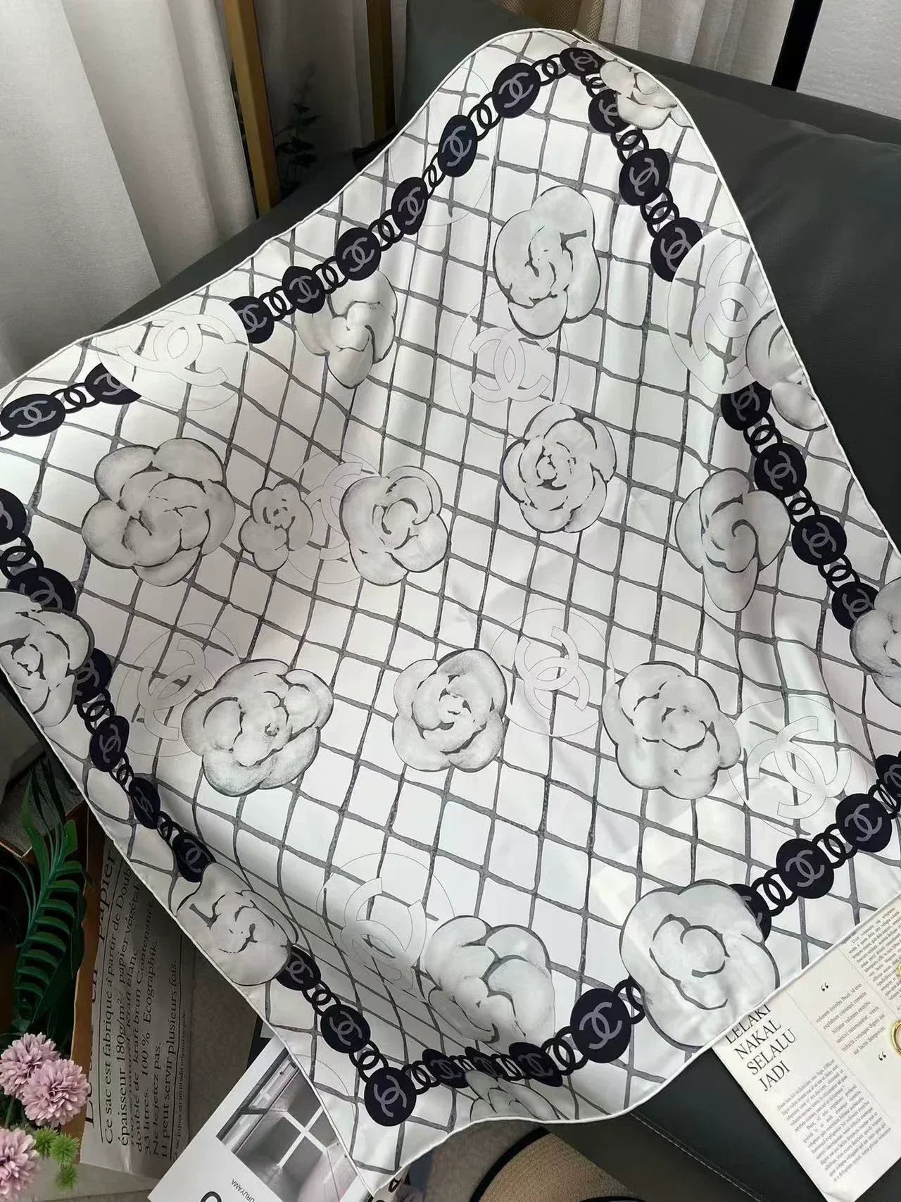 C 25 Camellia Scarf(pink/white)