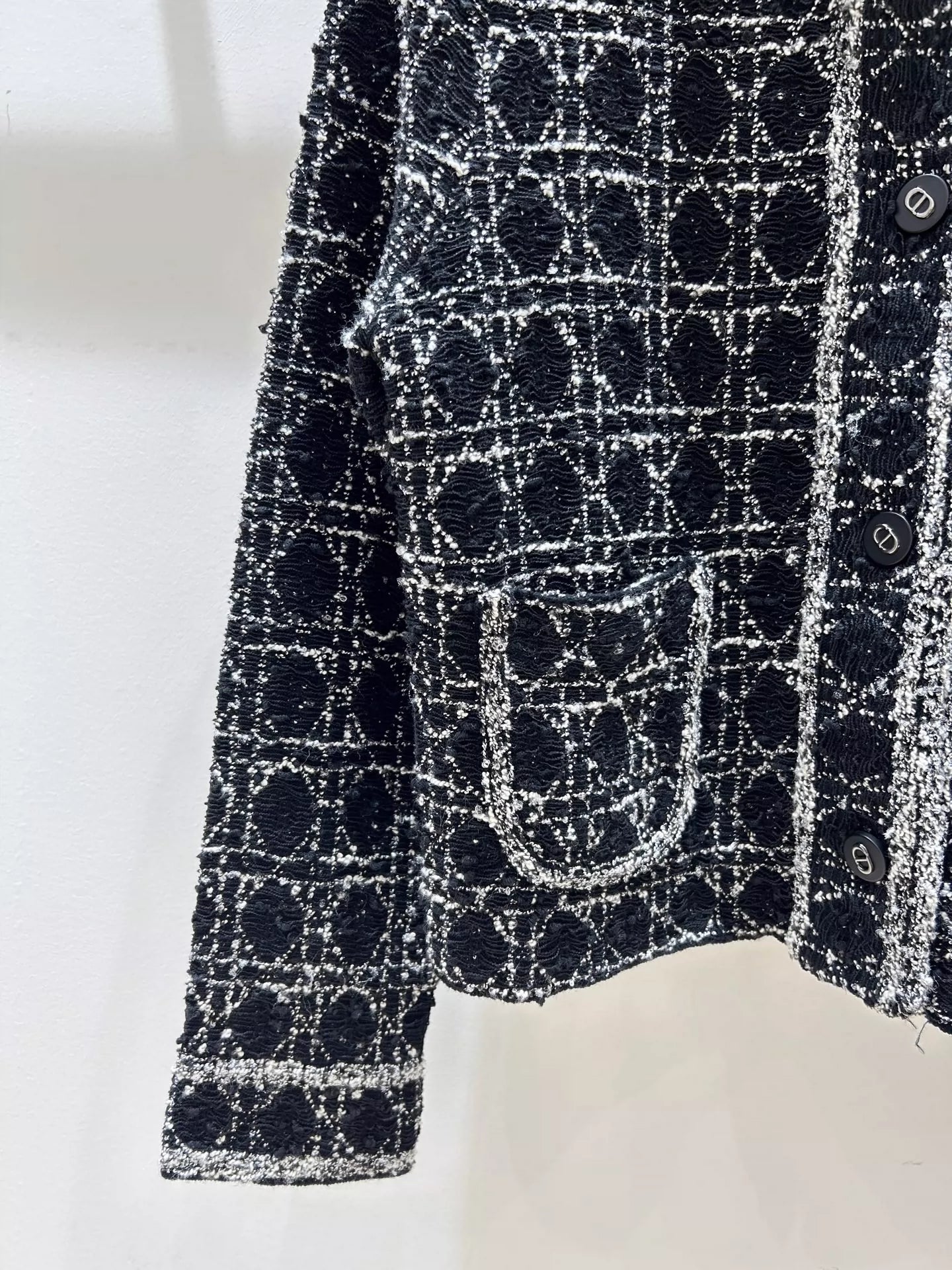 D 25 Lapel knitted cardigan