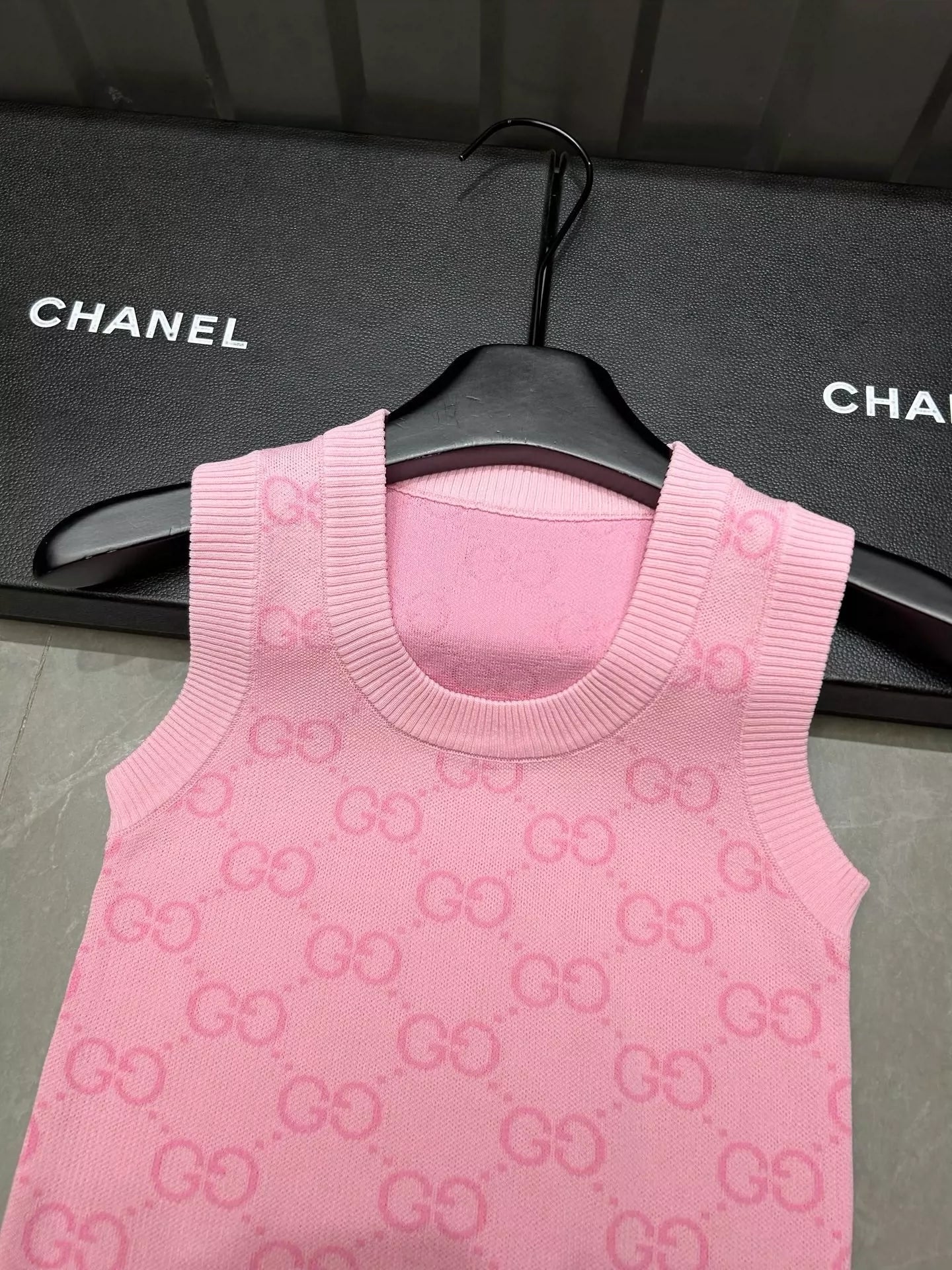 25 new style monogram jacquard vest