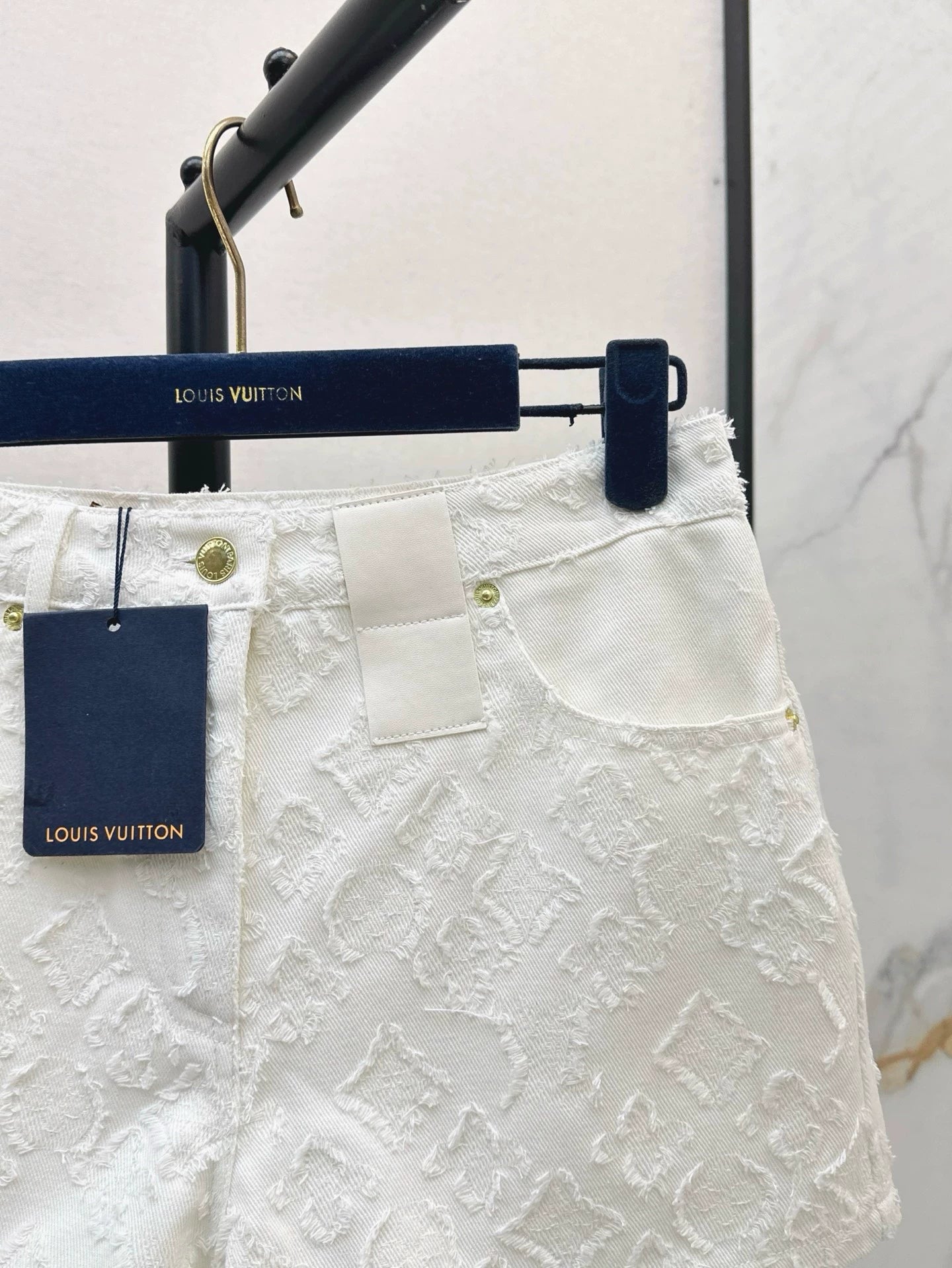 25 Summer new high waist denim shorts