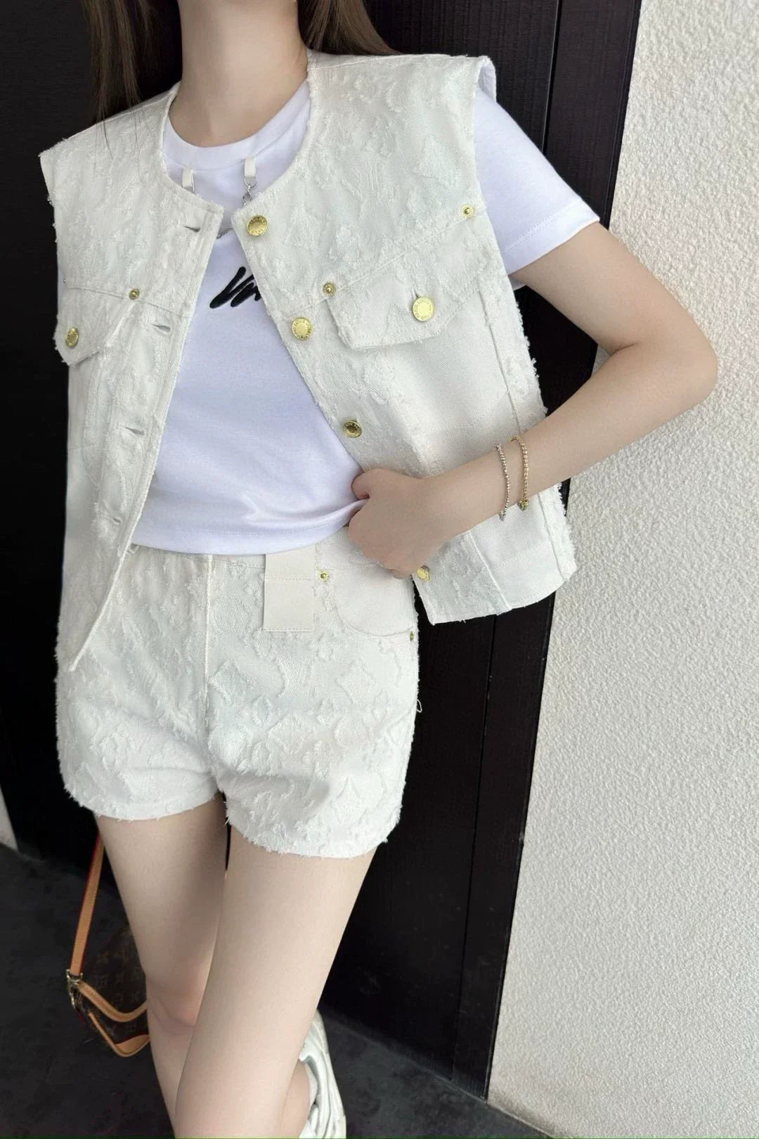 25 Summer new high waist denim shorts