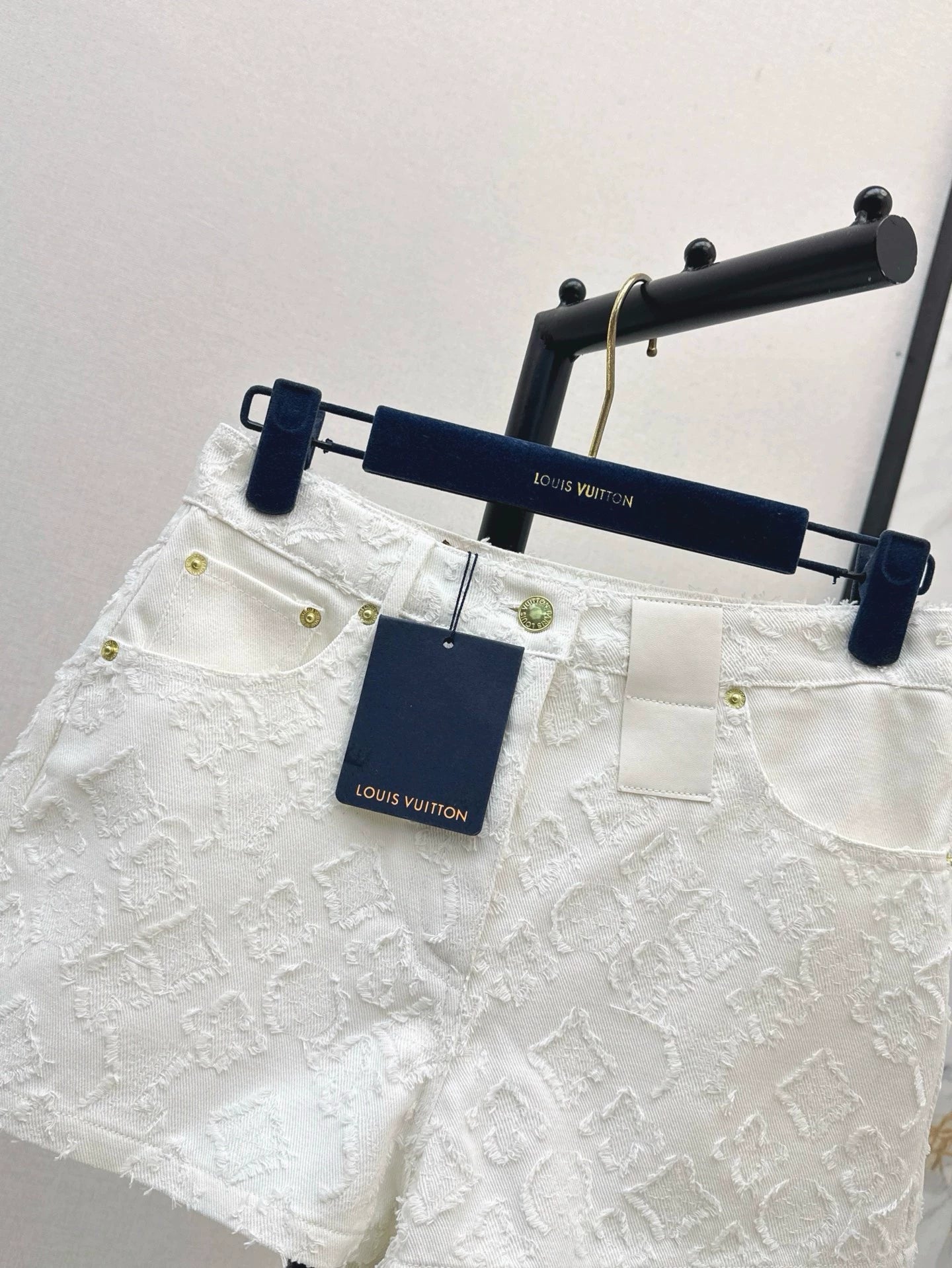 25 Summer new high waist denim shorts