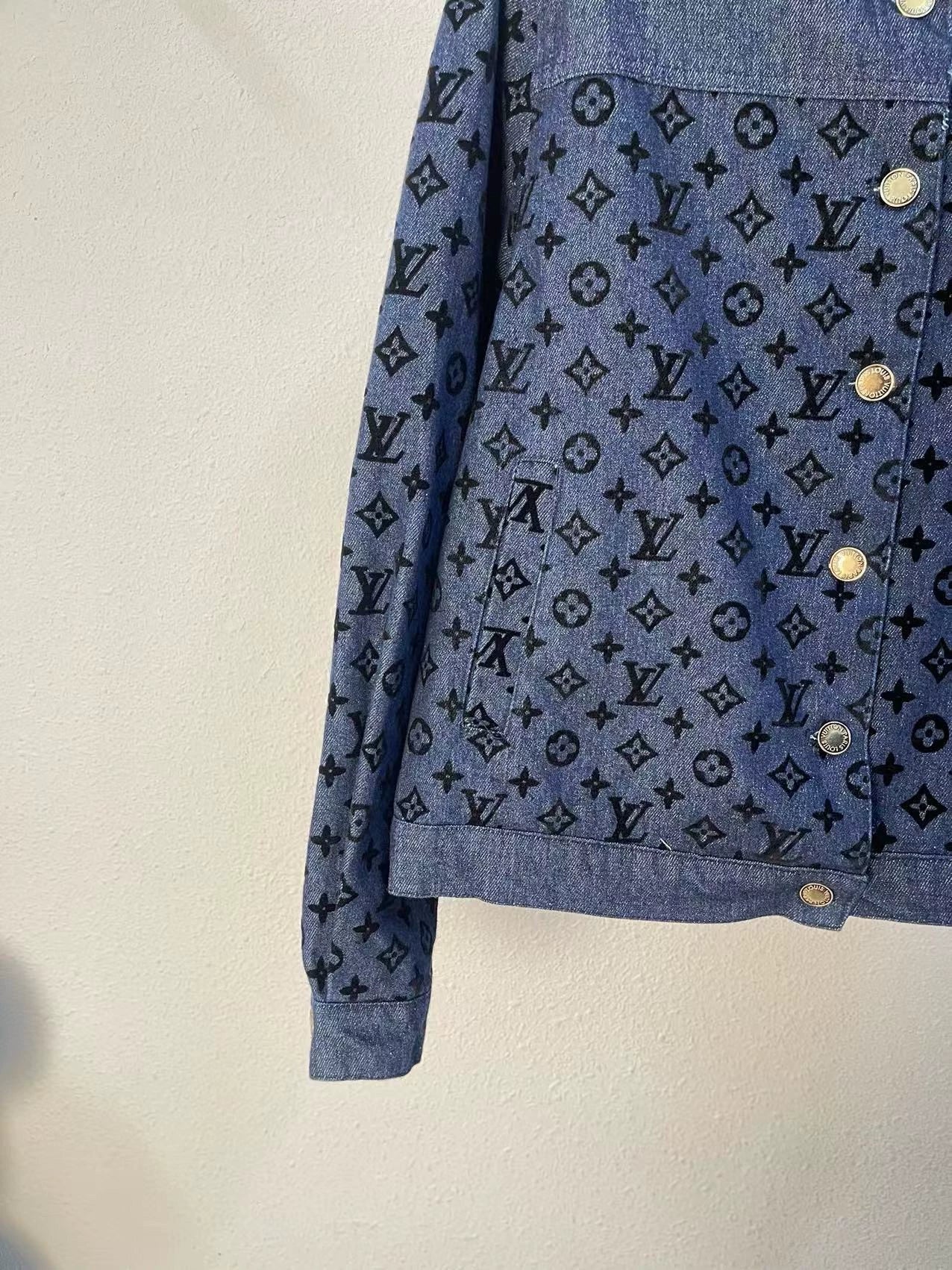 25 Leather collar denim jacket