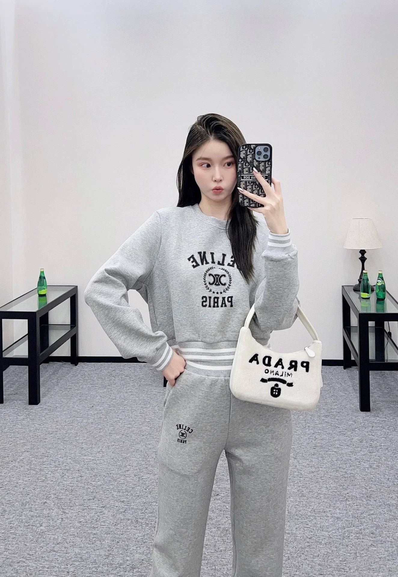 25fw Round neck sweatshirt and pants set