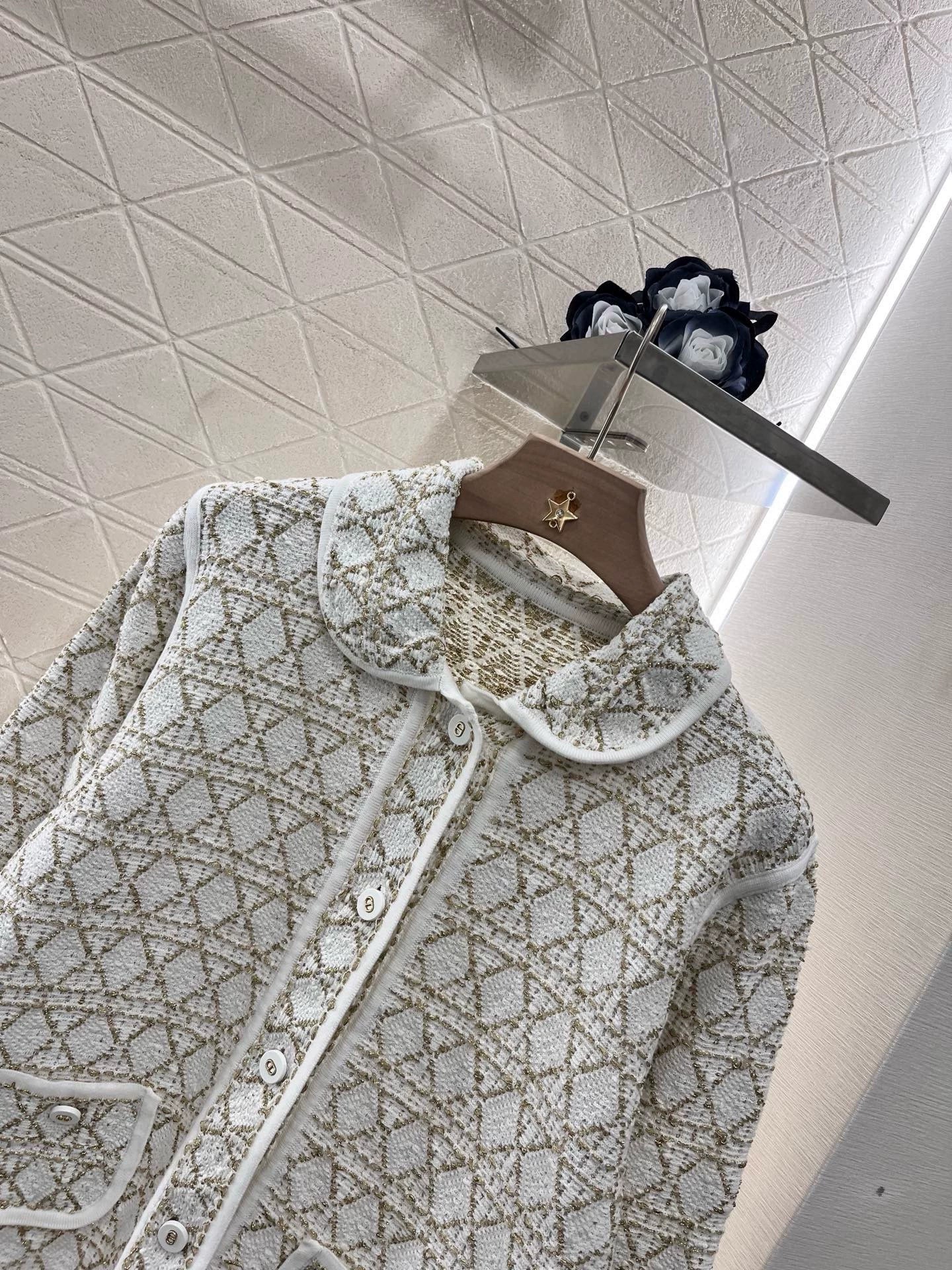 D 25 Lapel knitted cardigan