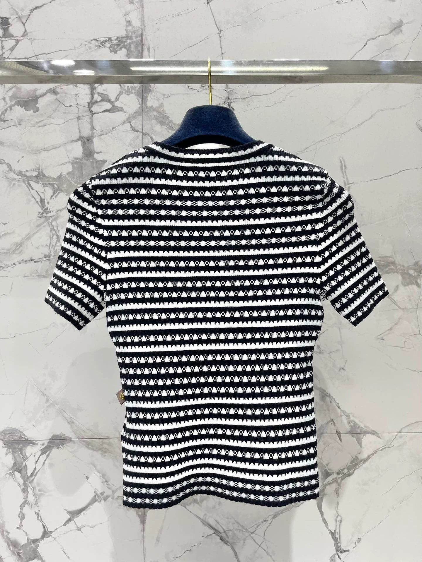 25 Summer new black and white striped knitted short sleeves