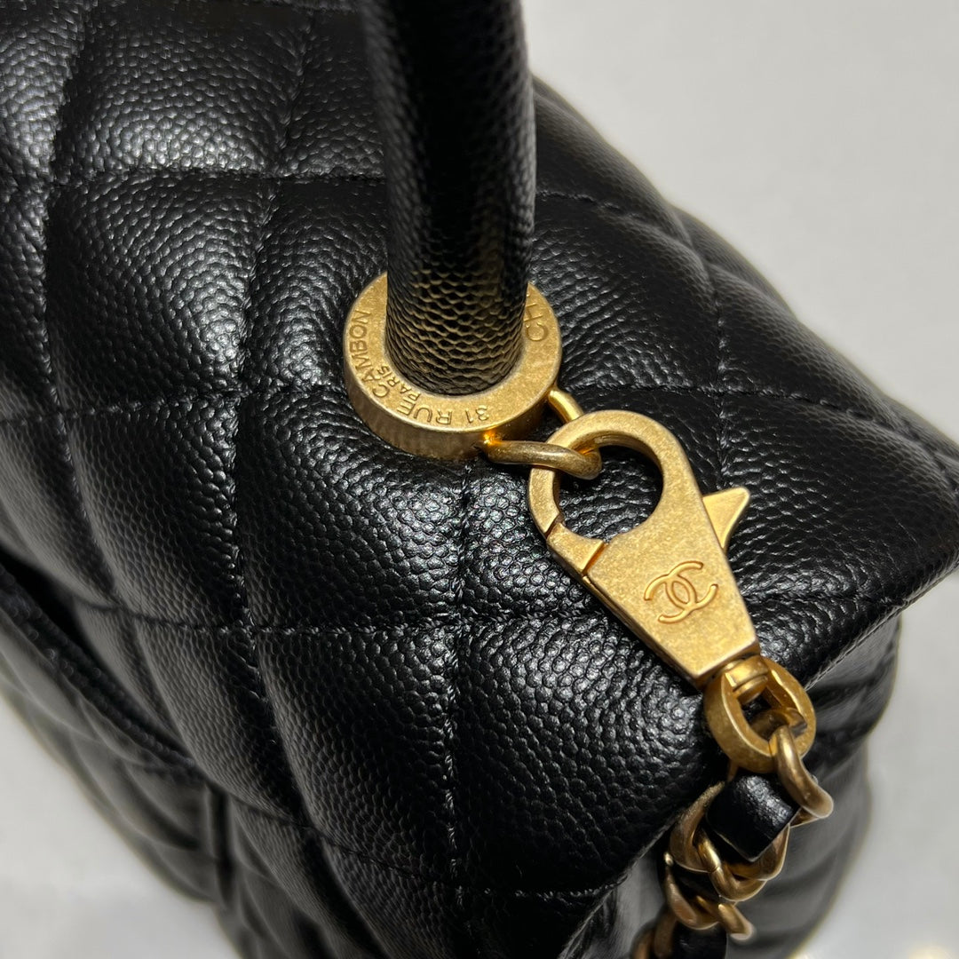 LARGE FLAP BAG WITH TOP HANDLE 29 Small Grained Calfskin Black