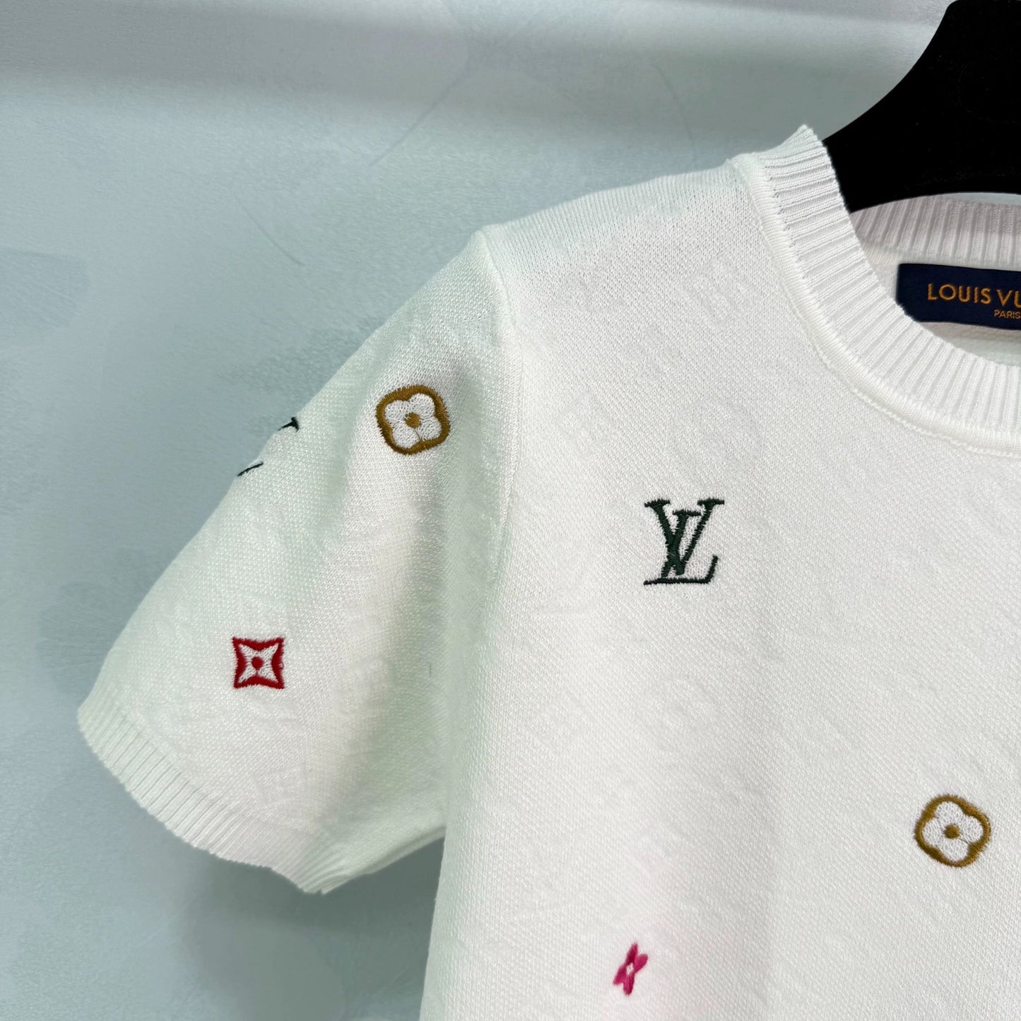 25 round neck short sleeves