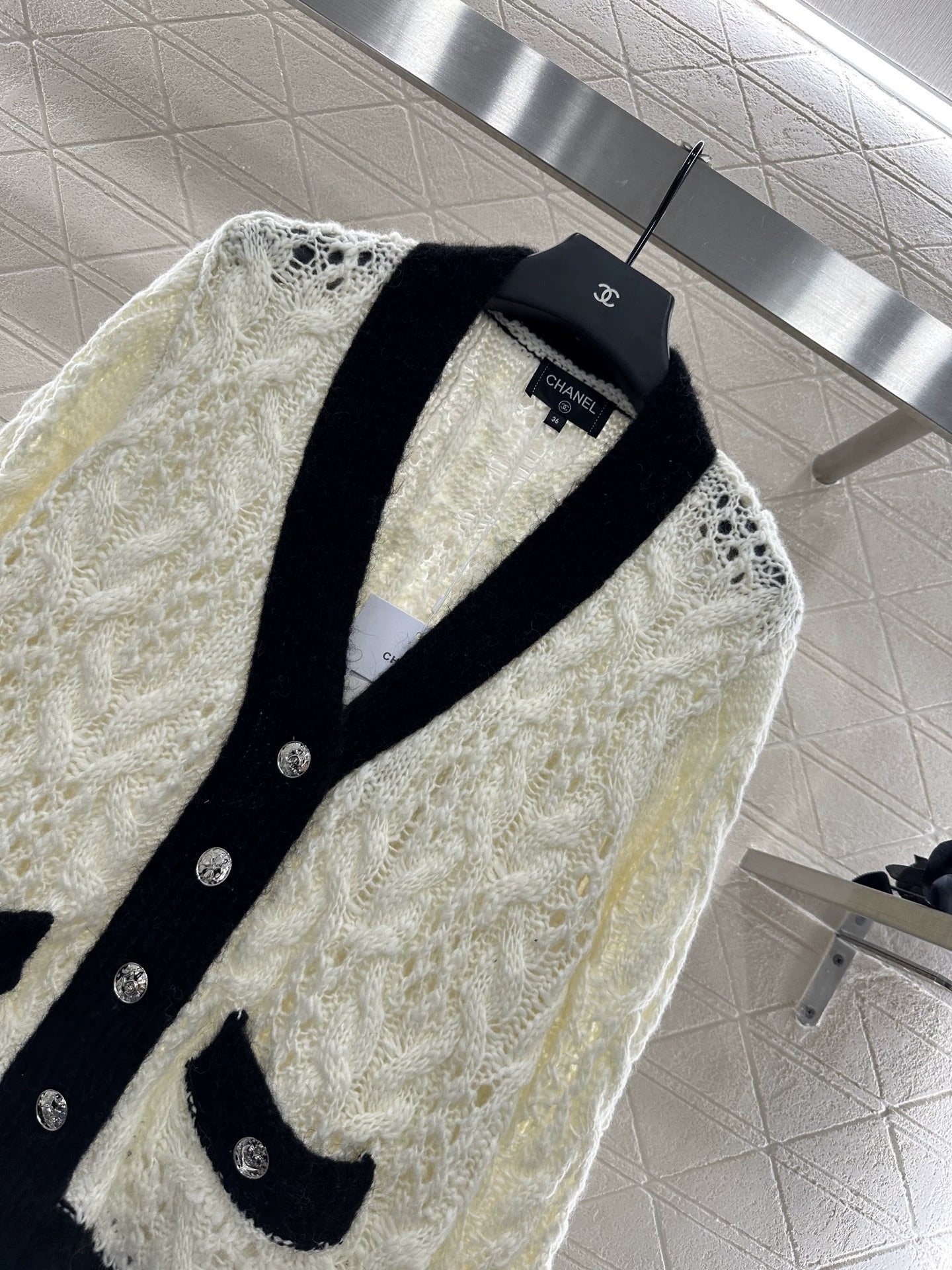 25 knitted cardigan