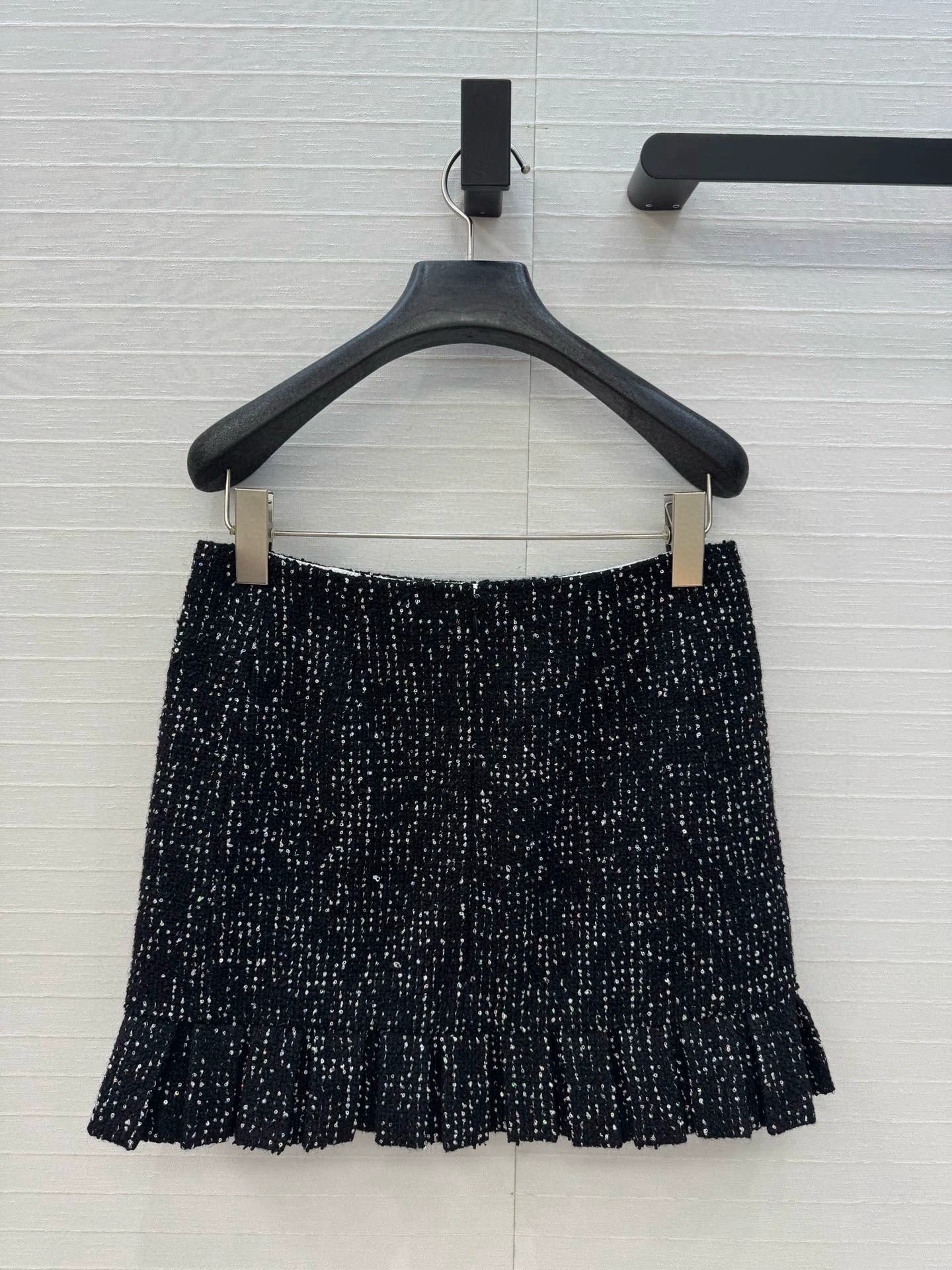 25 black soft flower suit