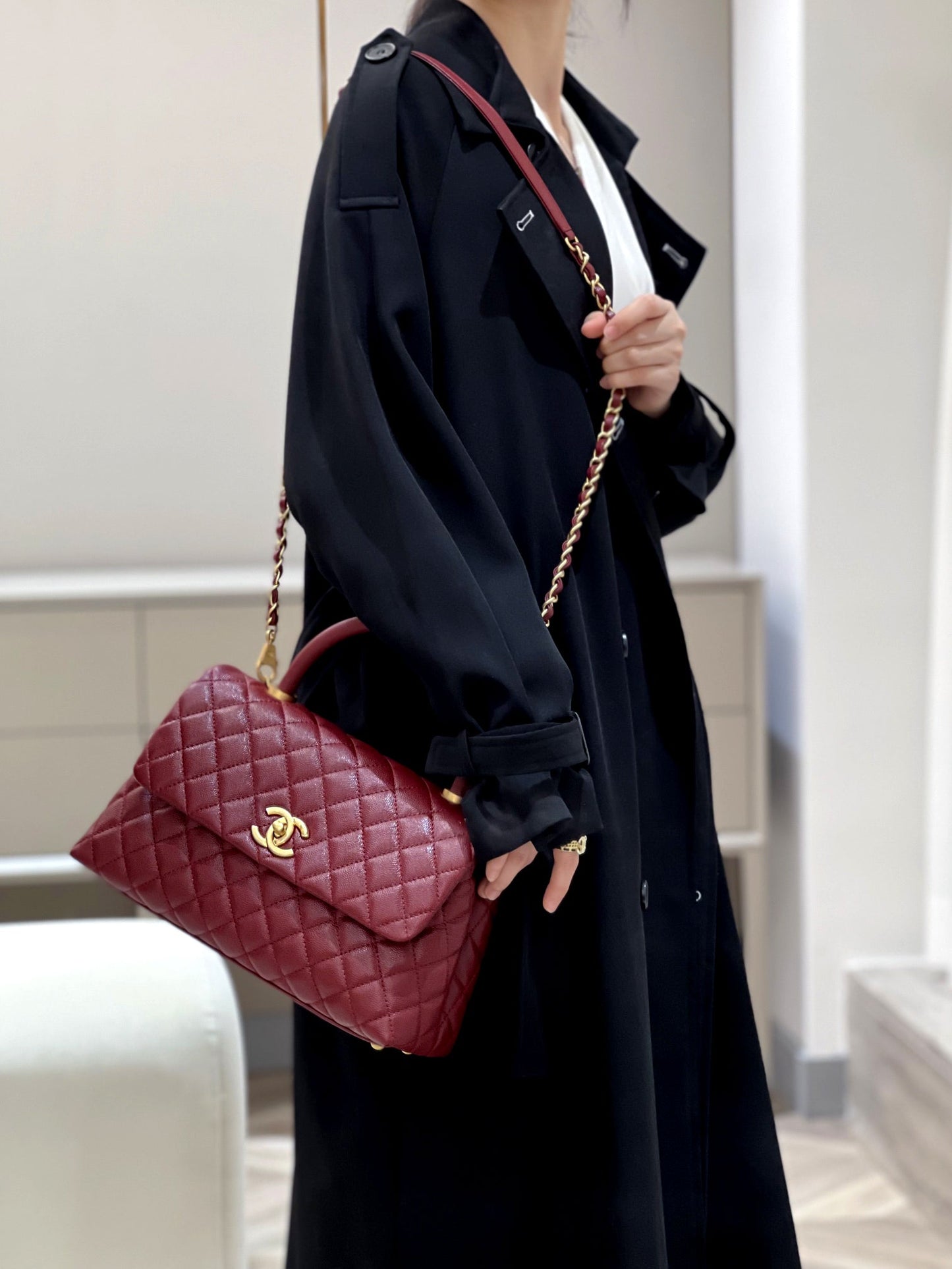 LARGE FLAP BAG WITH TOP HANDLE 29 Small Grained Calfskin Red Wine Color
