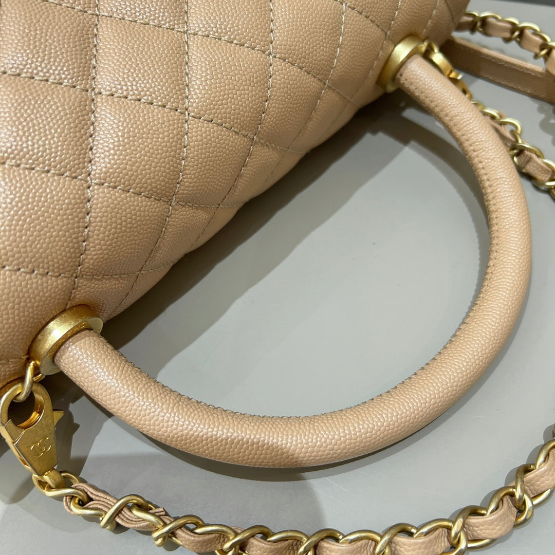 LARGE FLAP BAG WITH TOP HANDLE 29 Small Grained Calfskin Light Teas