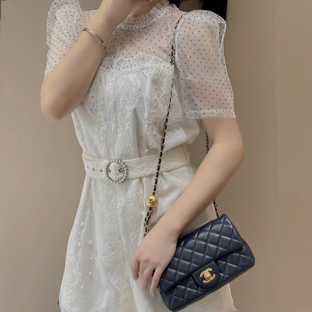 CF20 Golden Globe CLASSIC HANDBAG Lambskin Rose Red