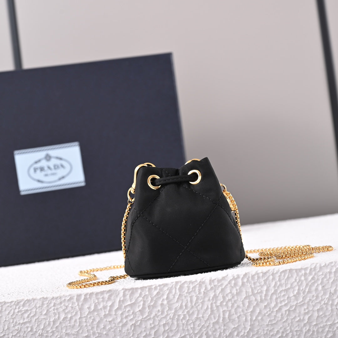 Re-Nylon mini-pouch