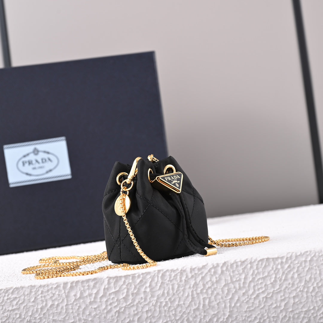 Re-Nylon mini-pouch